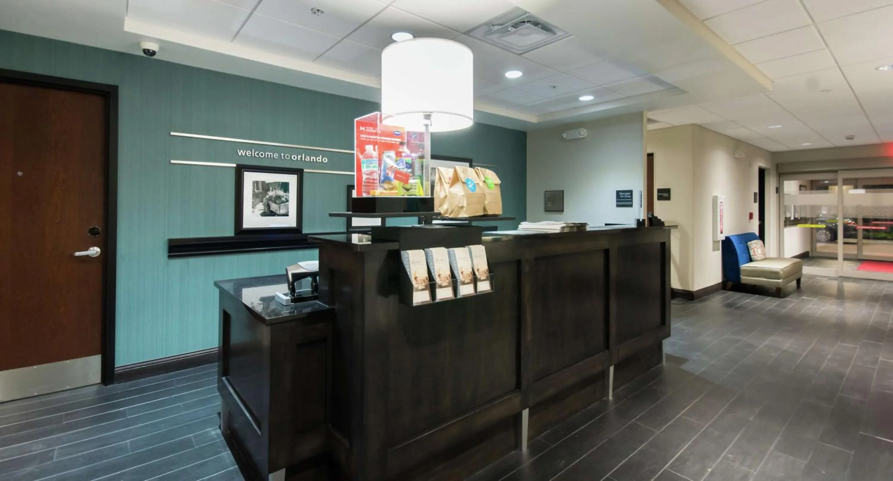 Lobby or reception in Hampton Inn & Suites Orlando near SeaWorld