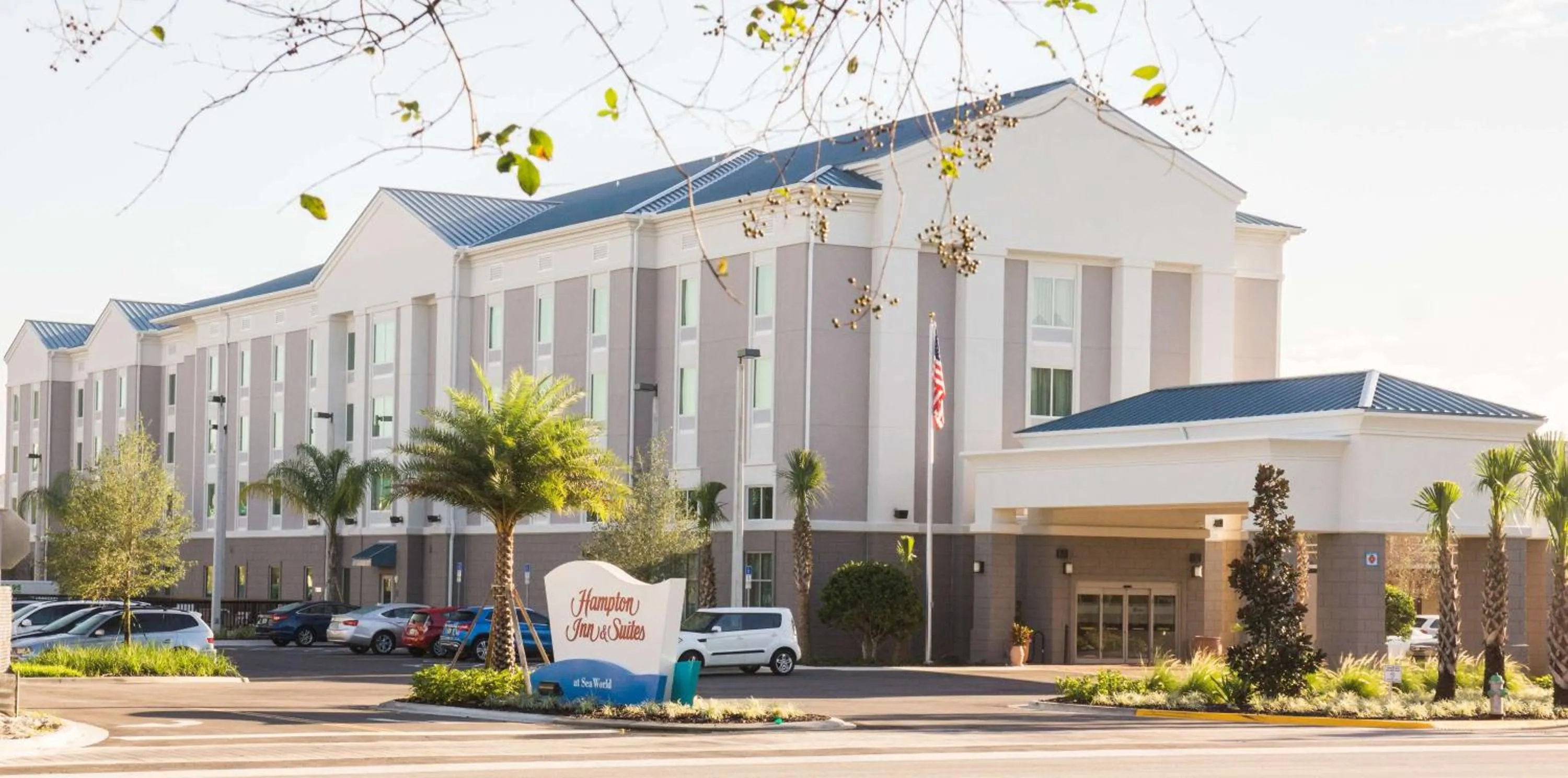 Property building in Hampton Inn & Suites Orlando near SeaWorld
