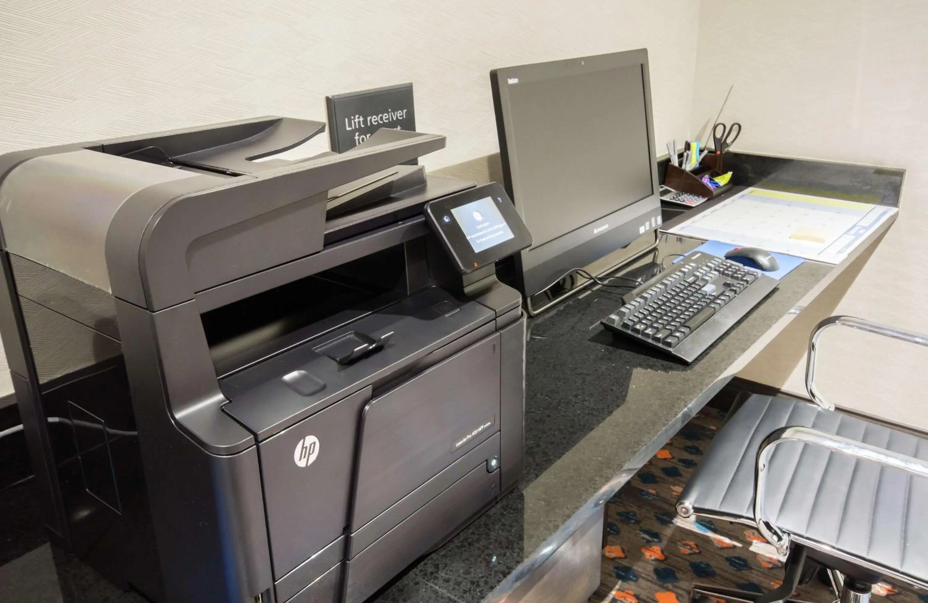 Business facilities in Hampton Inn & Suites Orlando near SeaWorld