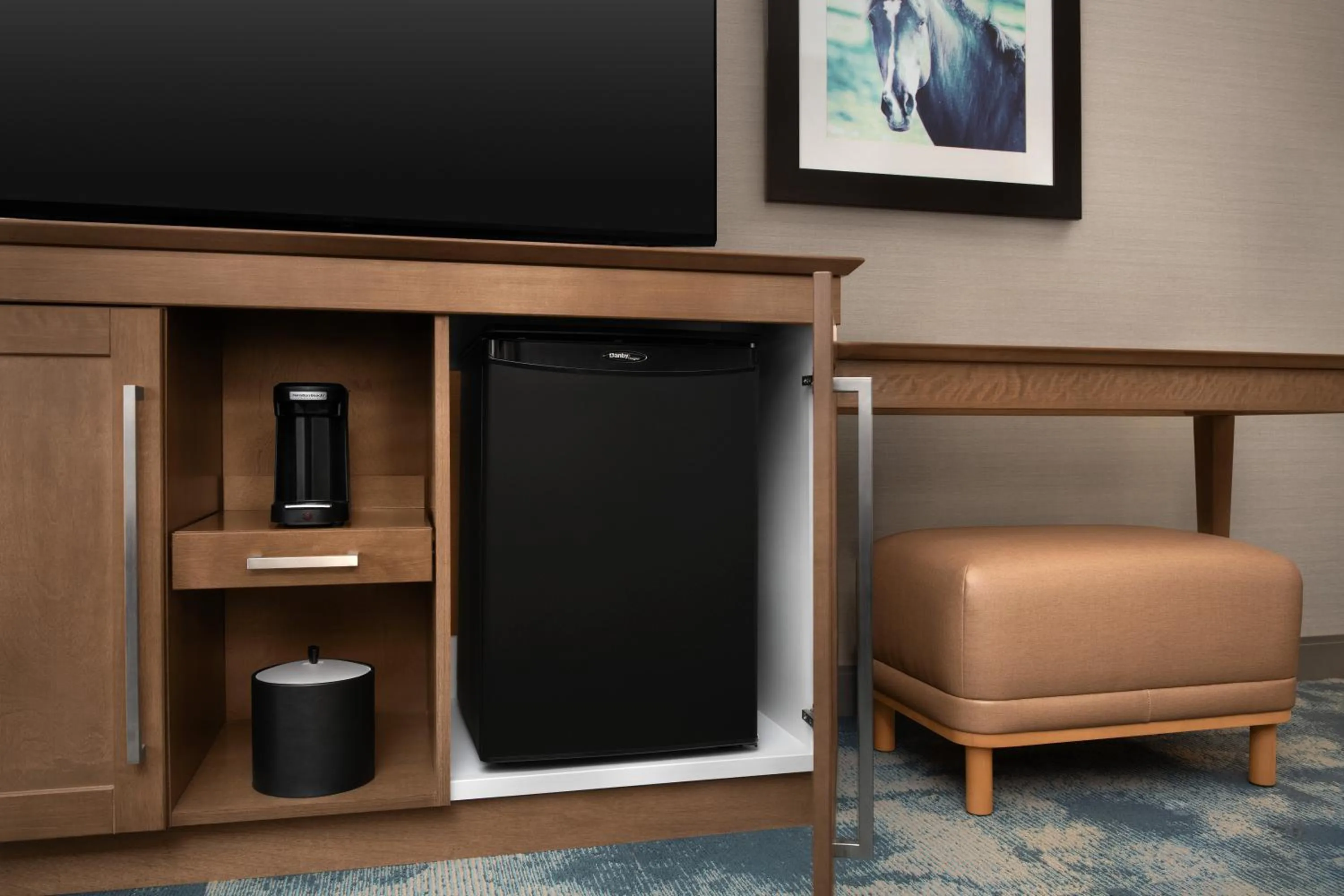 Bedroom in Hampton Inn & Suites Baltimore North/Timonium, MD