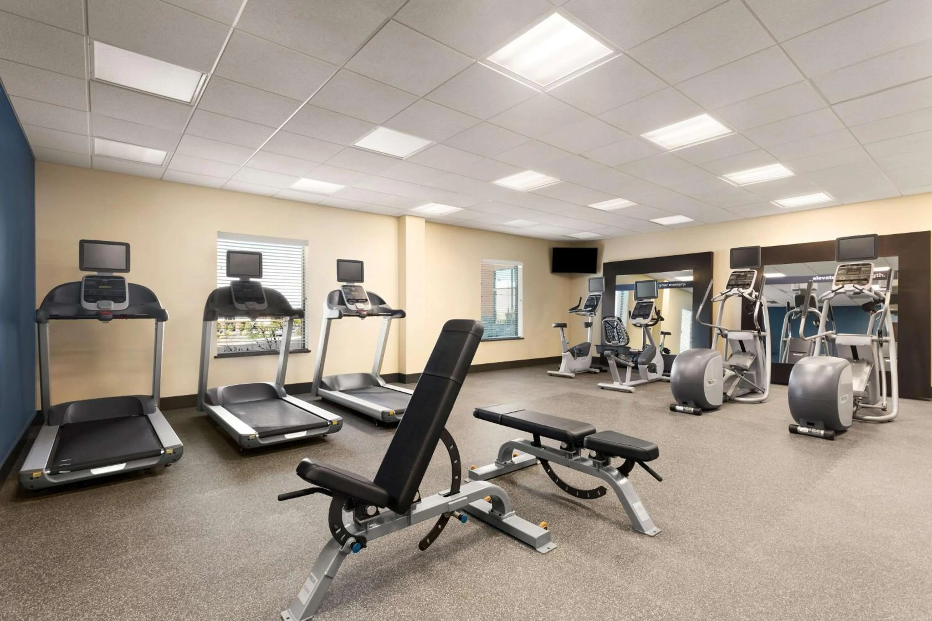 Fitness centre/facilities in Hampton Inn by Hilton Kennewick at Southridge