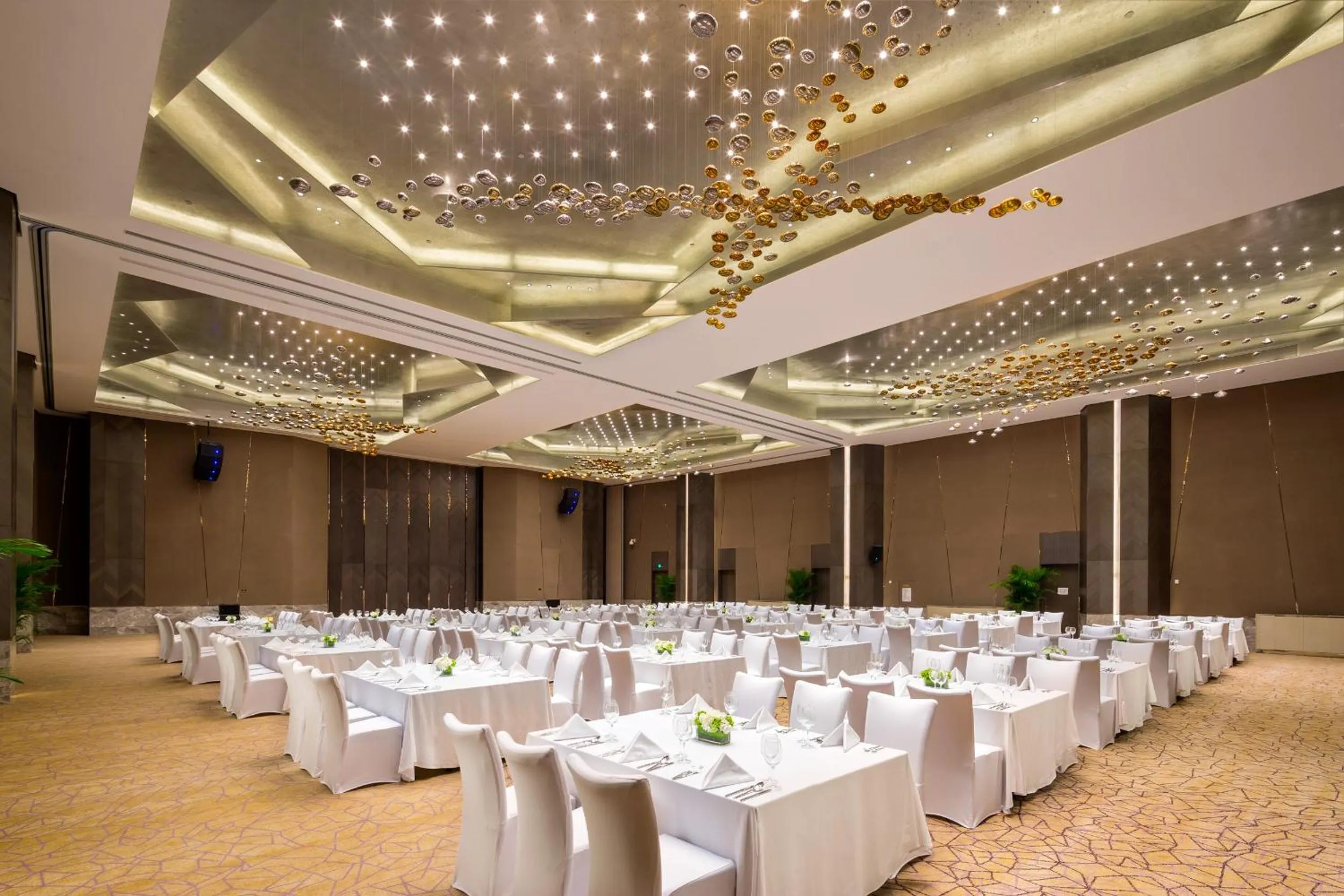 Banquet/Function facilities in Seaton Hotel Chengdu-Mini Bar Free for 1st Night