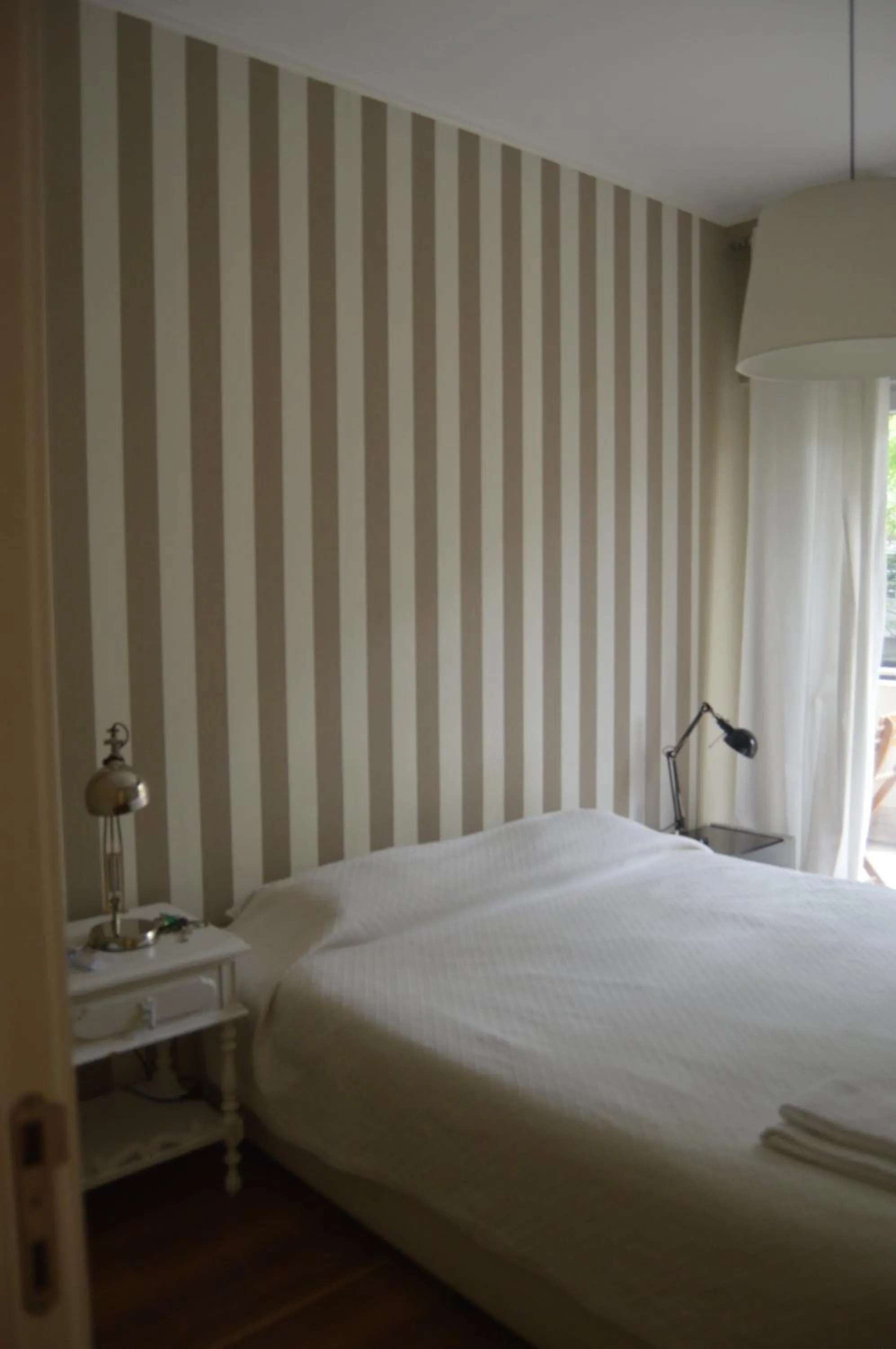 Family Room with Balcony and Shared Bathroom  in DOME Alvares Cabral