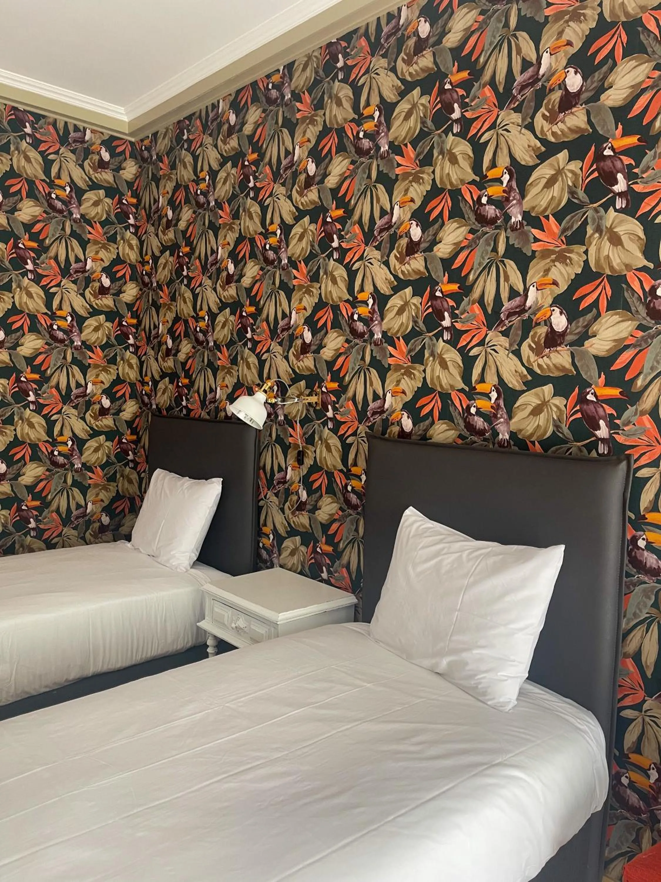 Superior Family Room with Balcony and Shared Bathroom in DOME Alvares Cabral