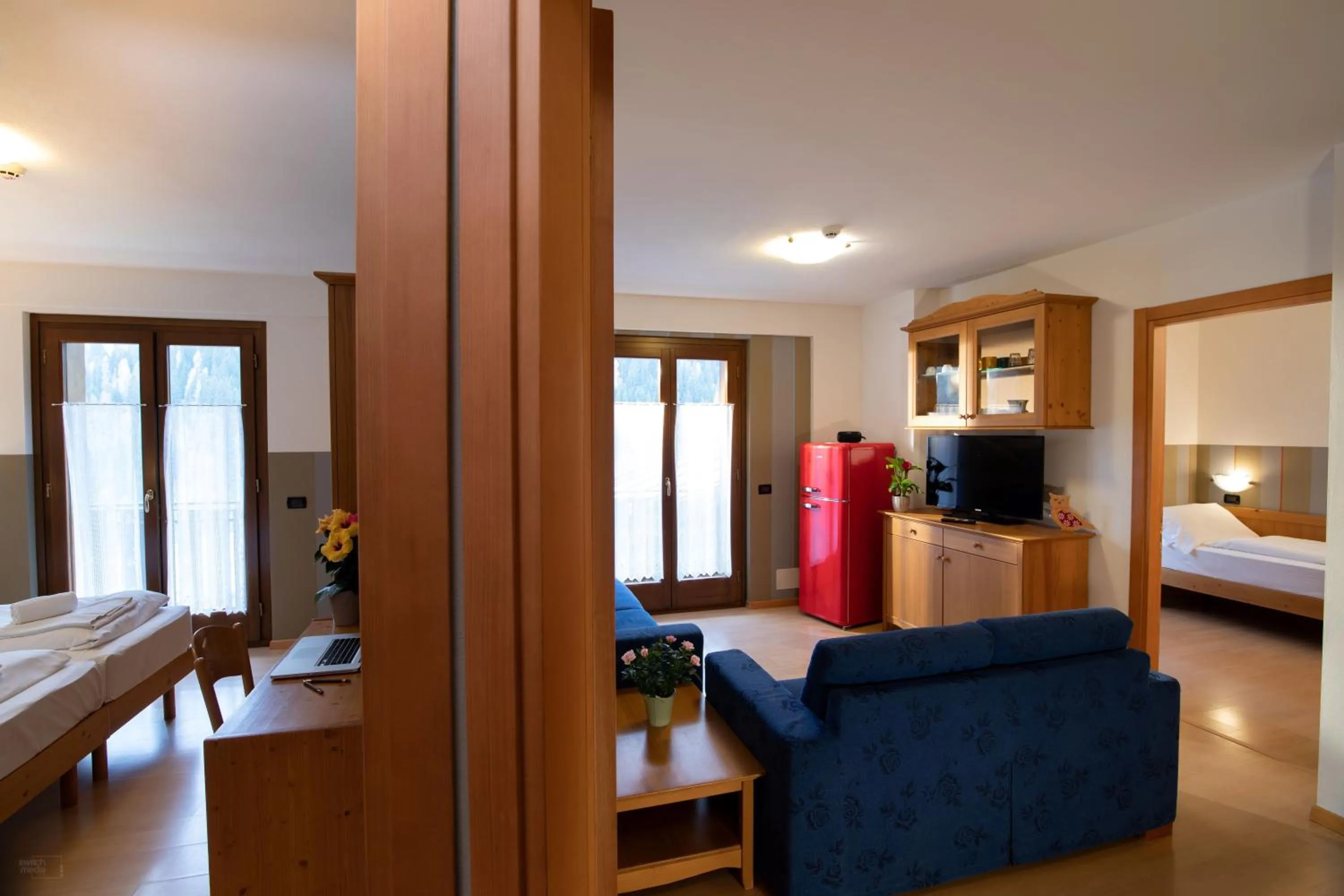 Seating area, Bed in Residence Panorama