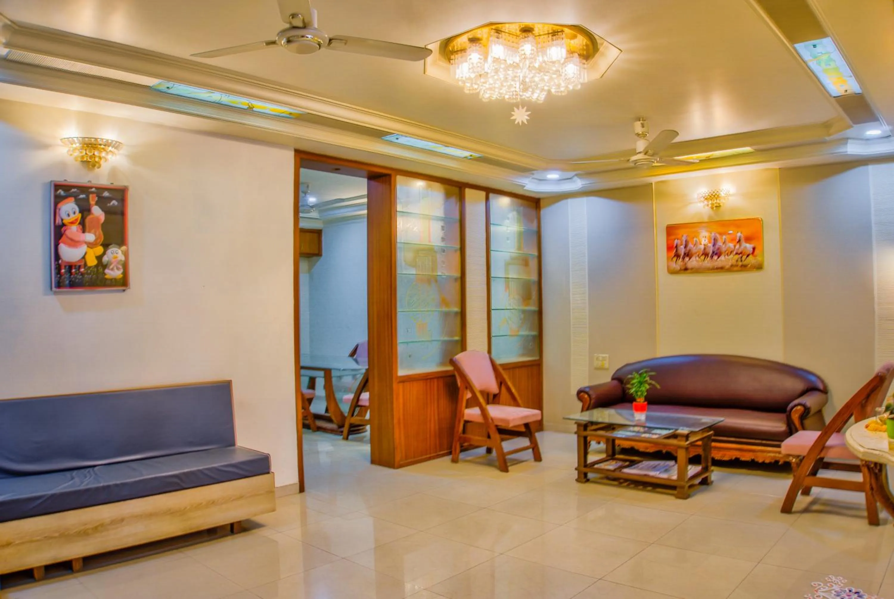 Hotel Thakur Galaxy, Sadar Market