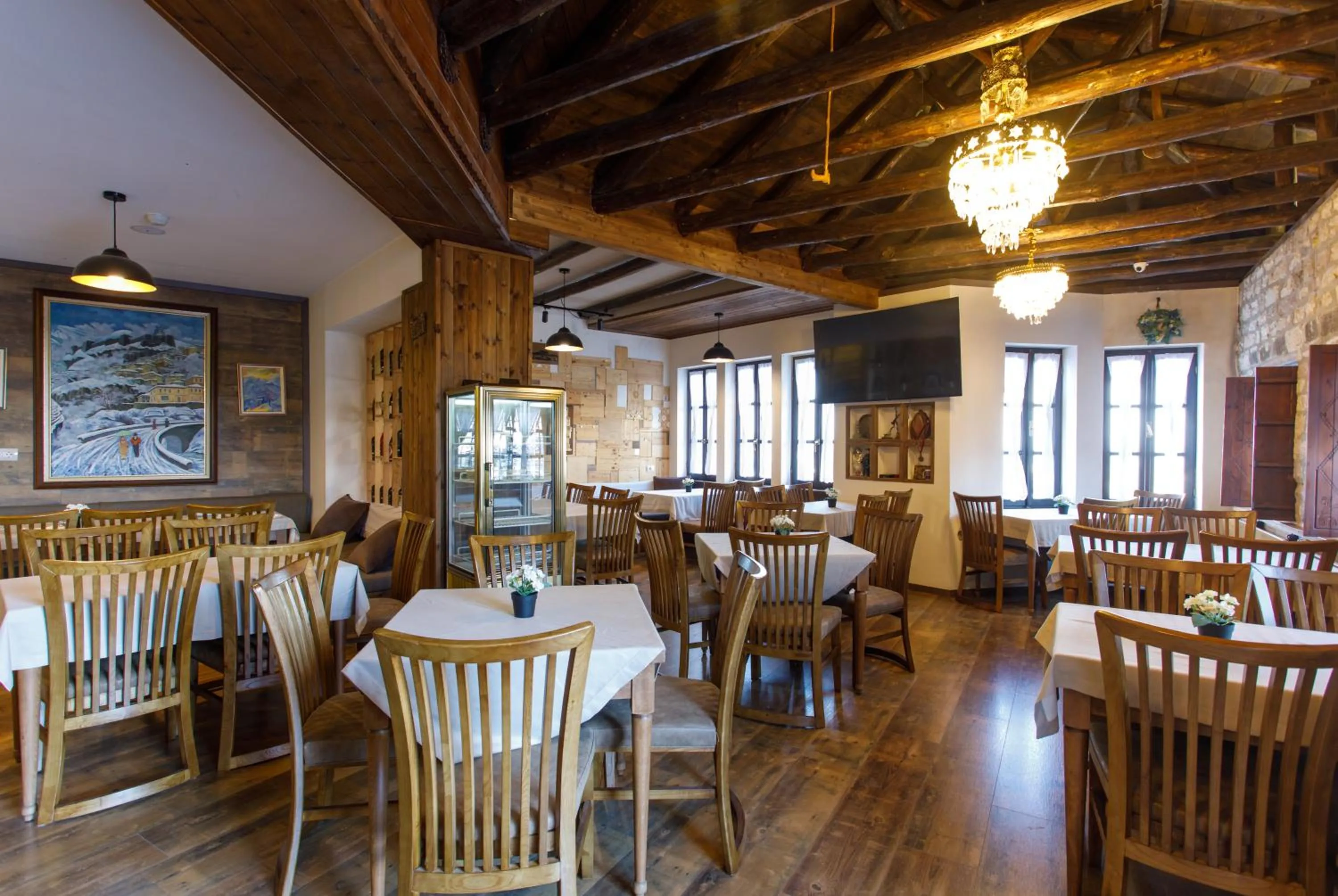 Restaurant/places to eat in Hotel Kodra