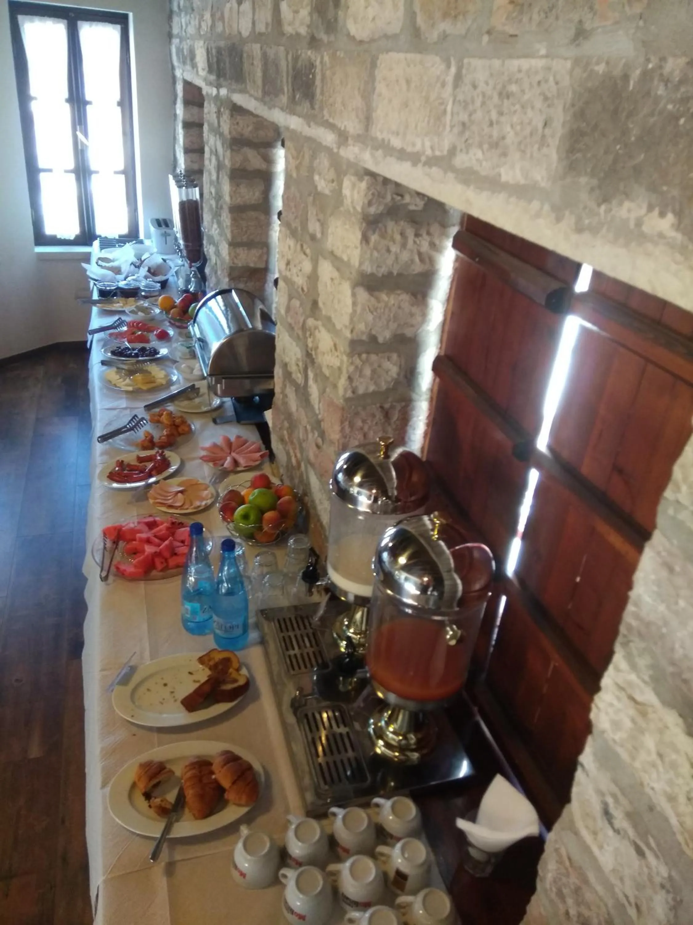 Restaurant/places to eat in Hotel Kodra