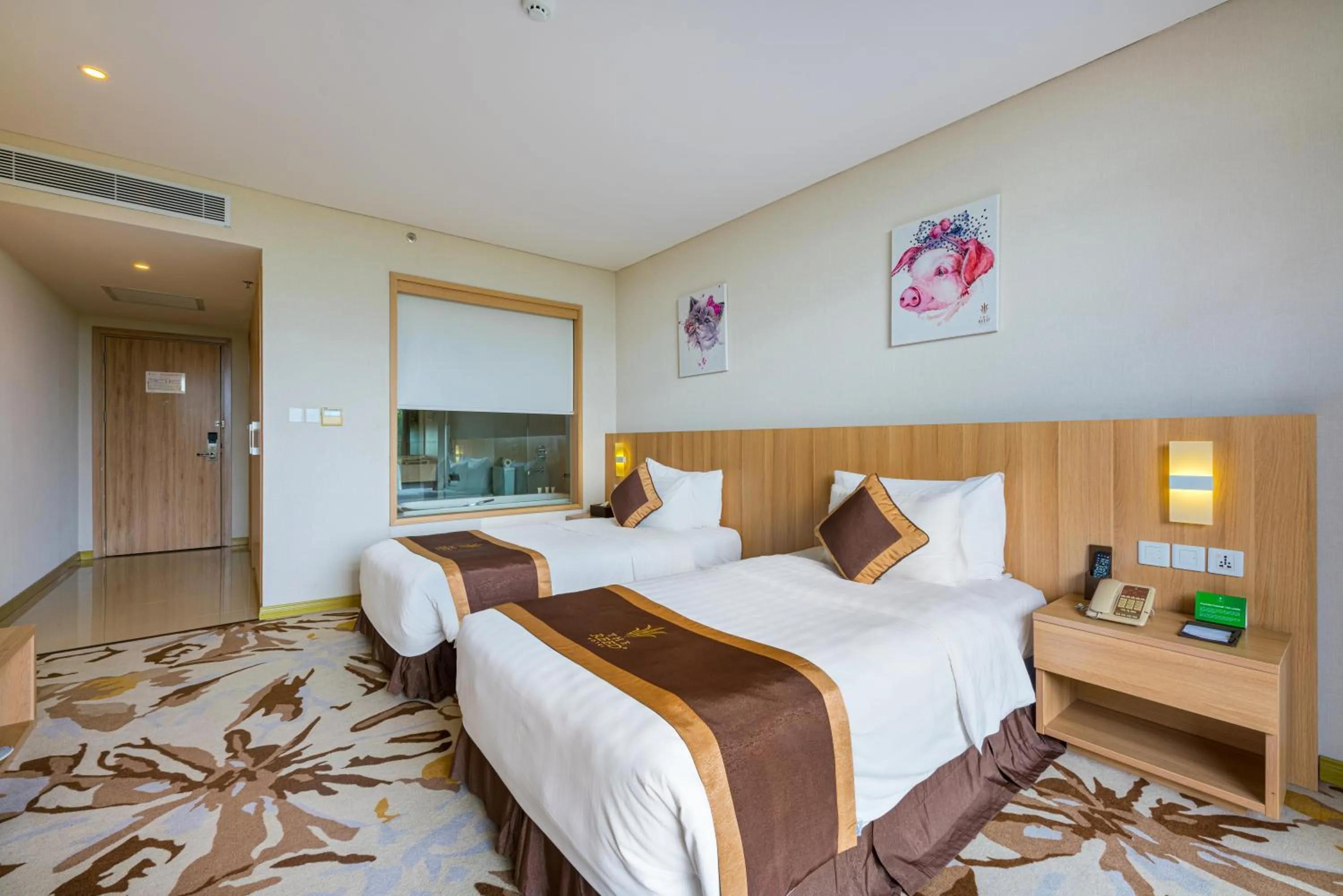 Property building, Bed in The Reed Hotel