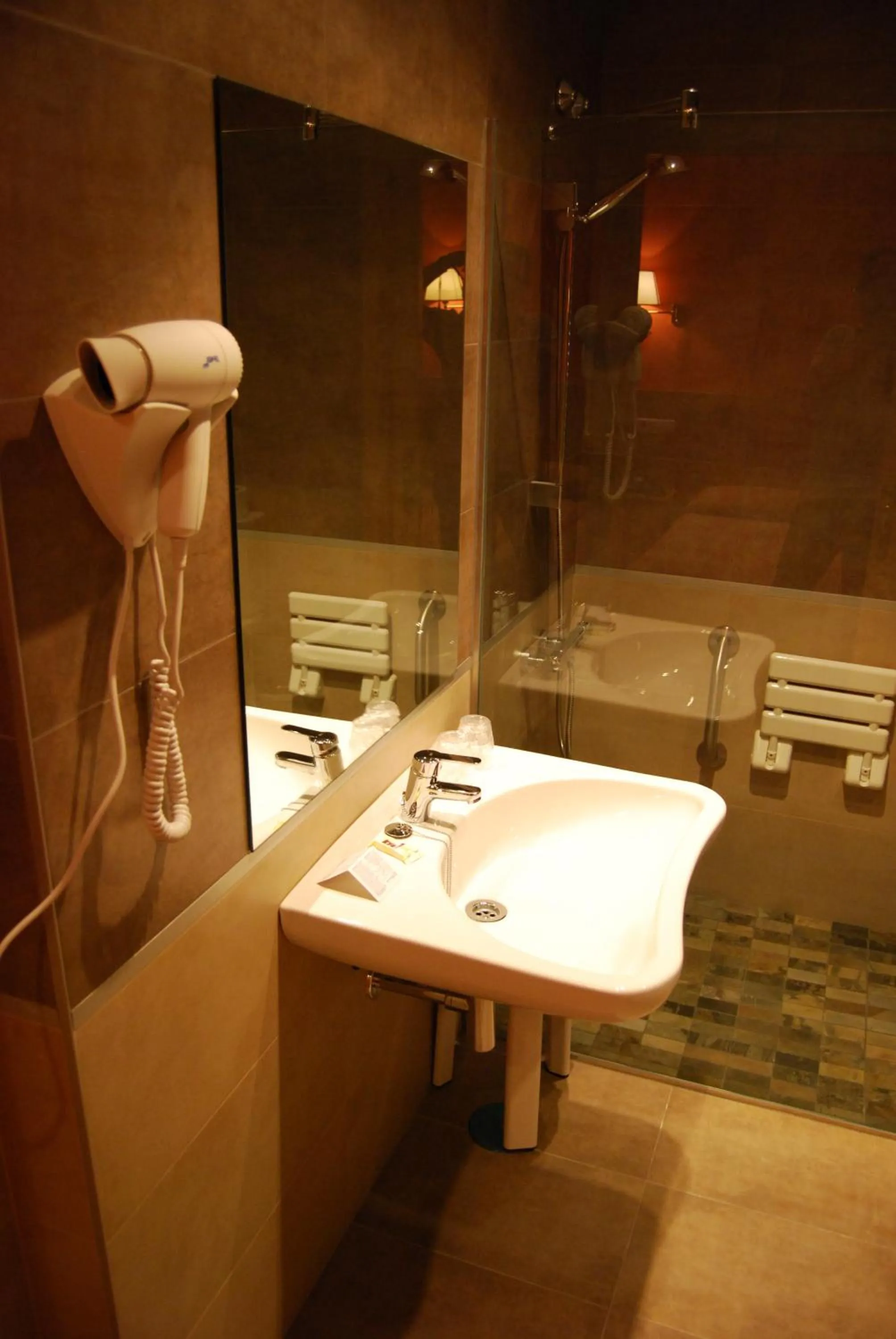 Bathroom in Hotel Santa Faz