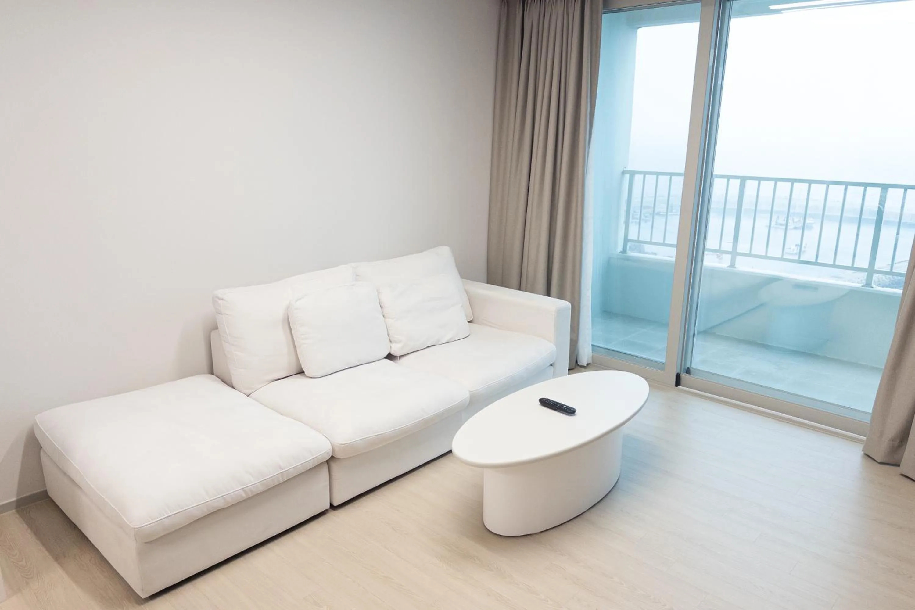 Living room in Hotel Wavellent Yangyang