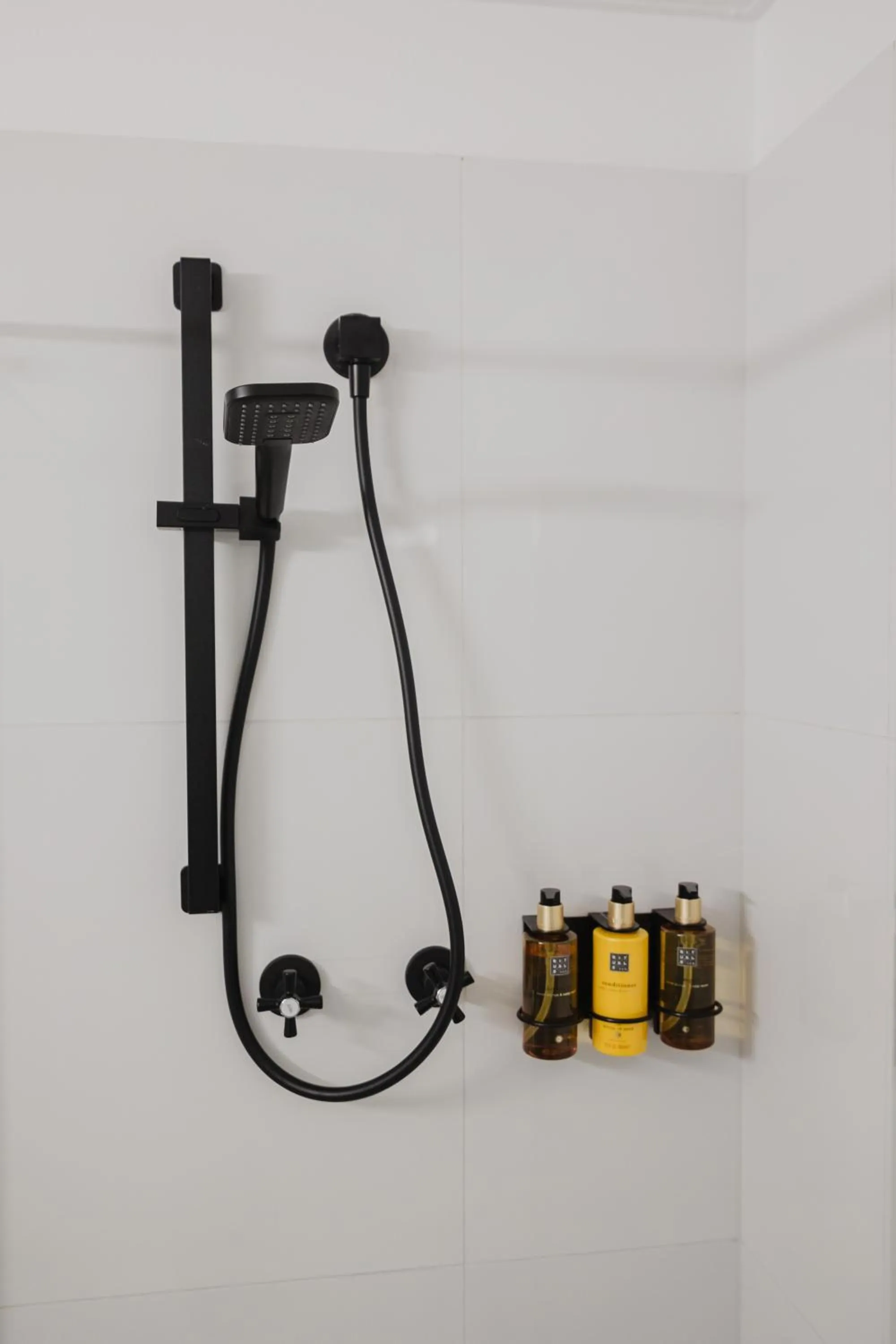 Shower in The Heritage Darwin