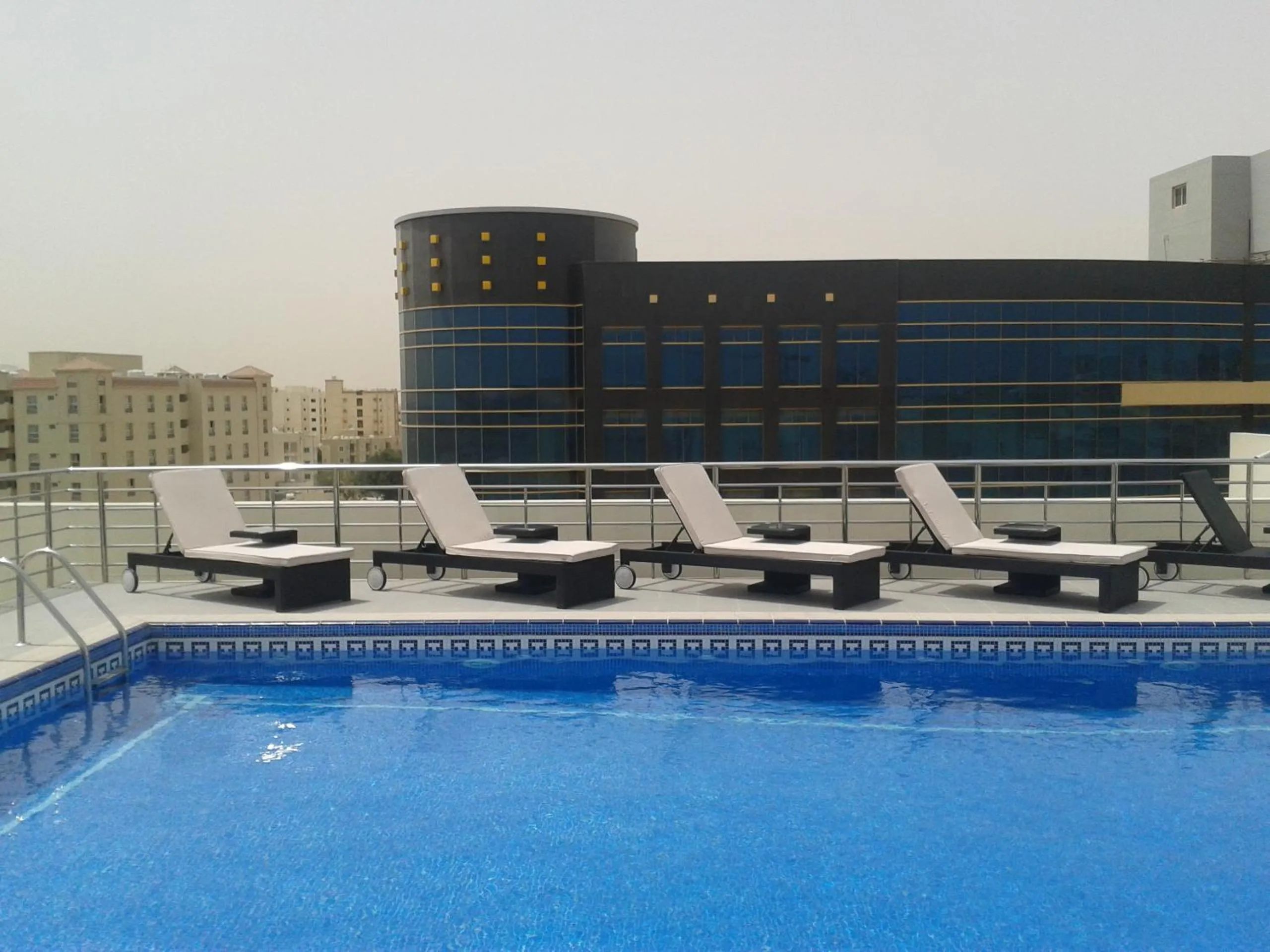 Swimming pool in Rawda Hotel