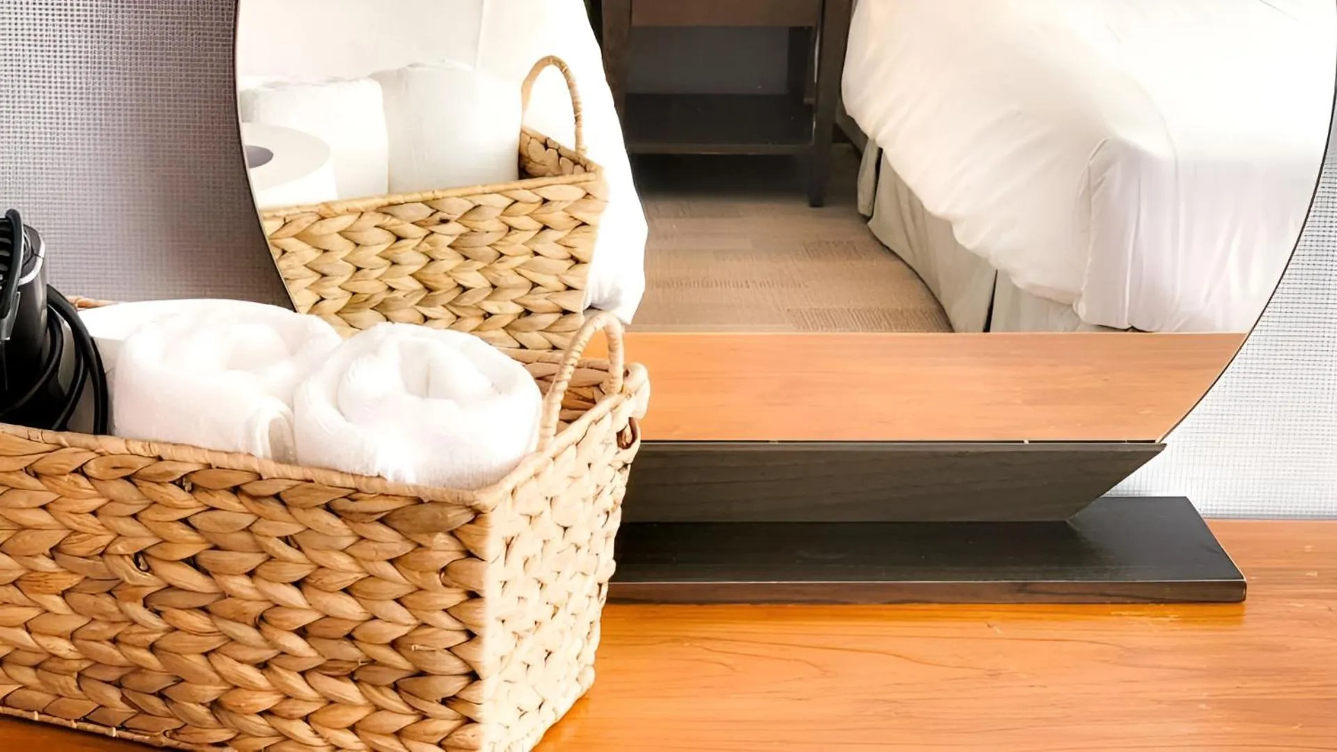 Photo of the whole room, Bed in Jeju EQ Stay