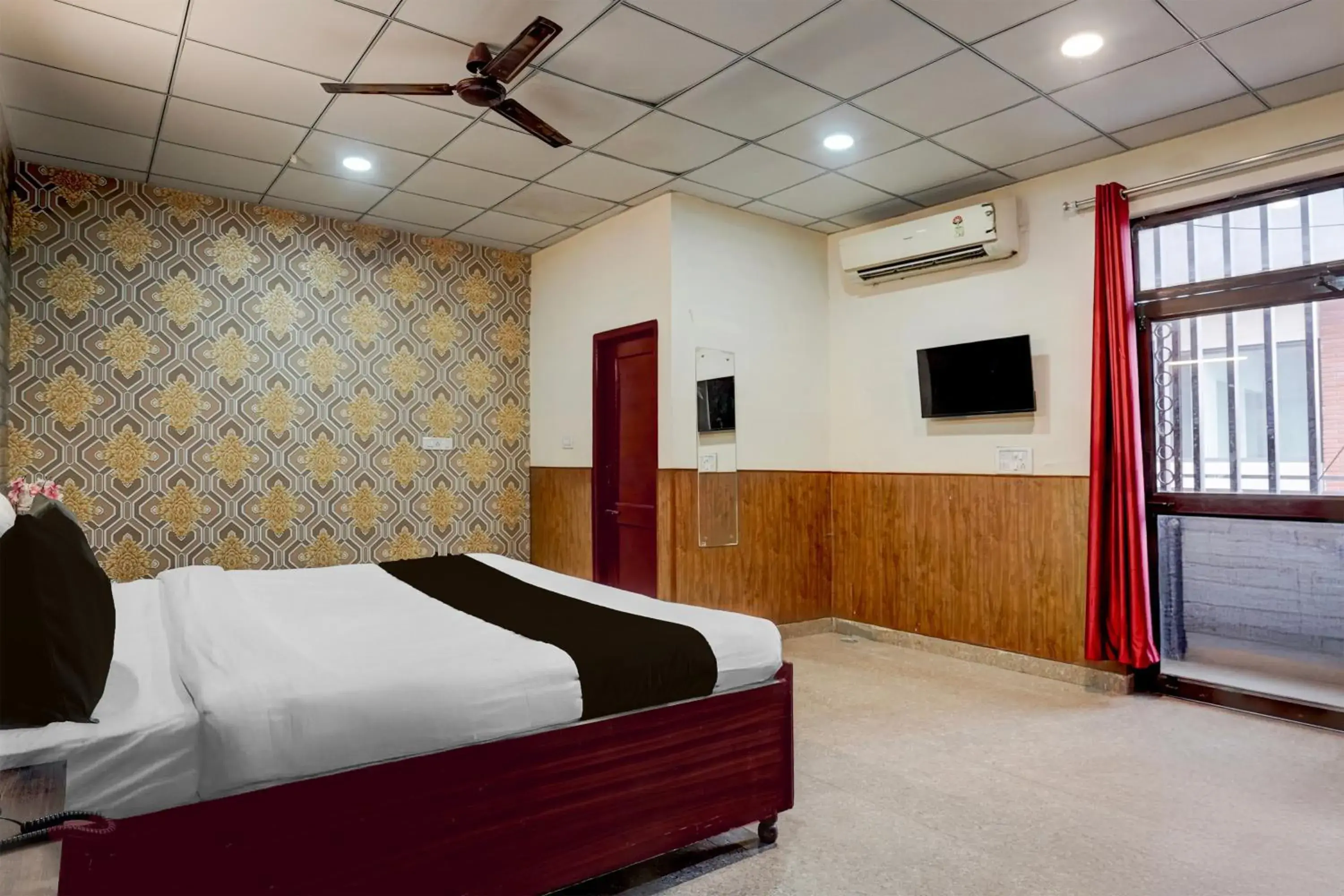 Classic Triple Room - single occupancy in Super Hotel O Sector 58 Mohali Formerly Hotel Alpha Classic Triple Room - single occupancy in Super Hotel O Sector 58 Mohali Formerly Hotel Alpha