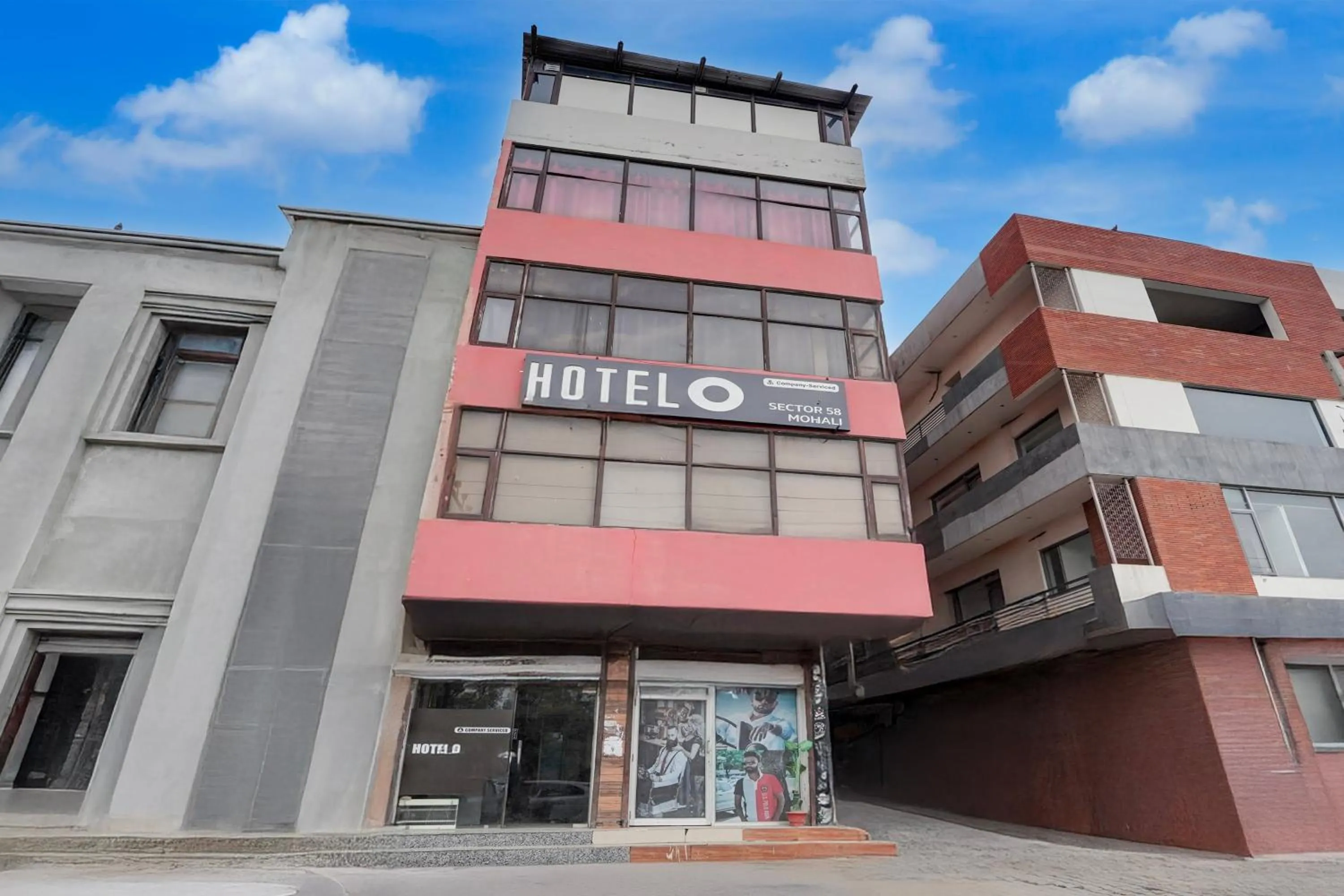 Facade/entrance in Super Hotel O Sector 58 Mohali Formerly Hotel Alpha