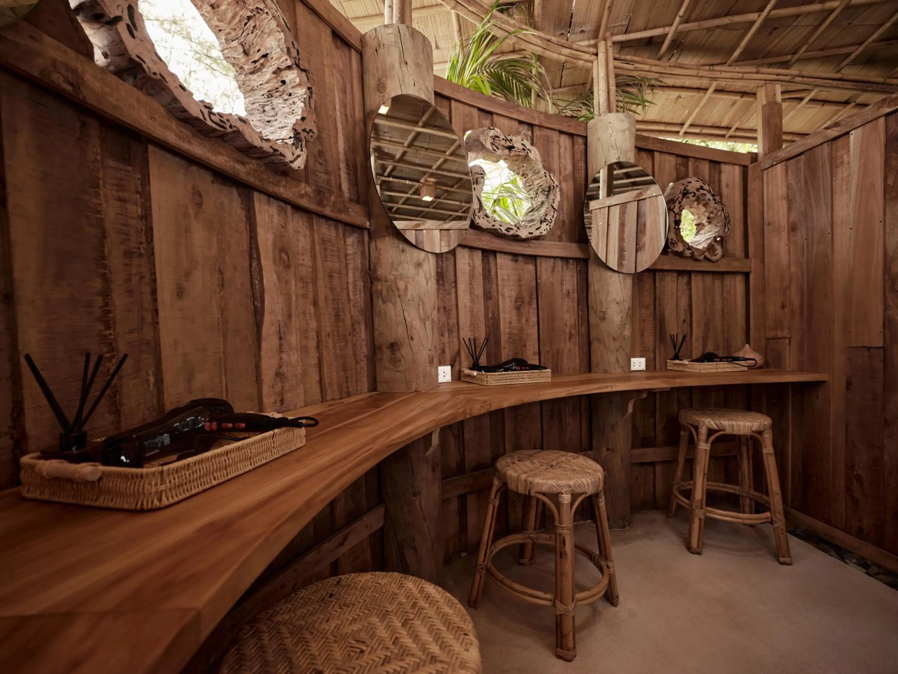 Bowling in The Survival by Seudam