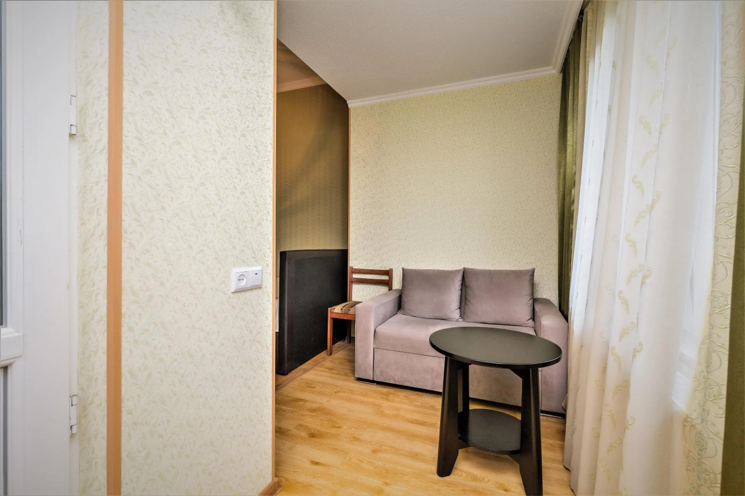 Tinikos Guest House
