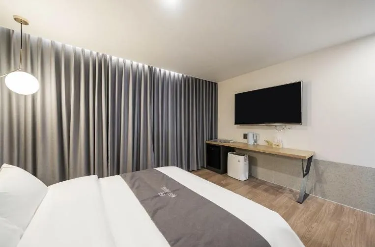 Bed in Hotel 7 Bricks Gwangju Sangmu