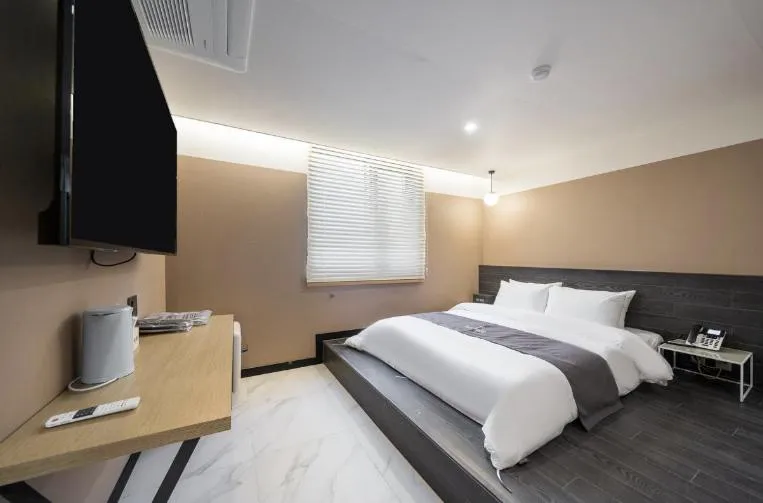 Bed in Hotel 7 Bricks Gwangju Sangmu