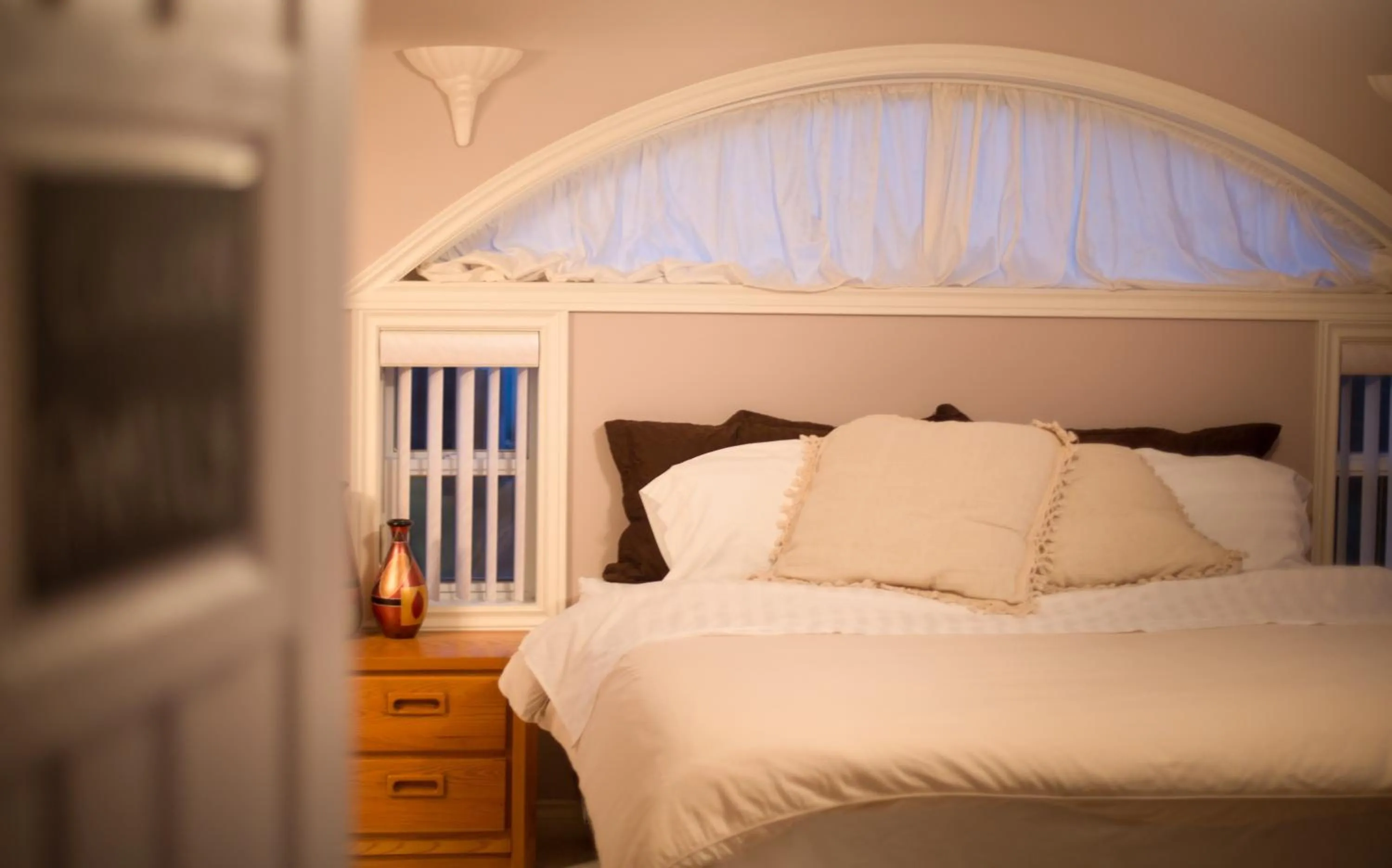 Bedroom, Bed in Eagle Close Executive B&B