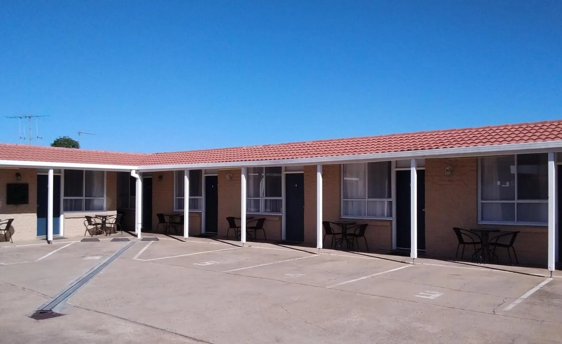 Property building in Motel Yarrawonga