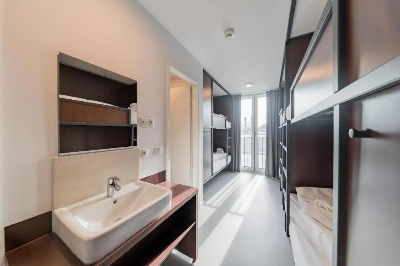 Photo of the whole room, Bed in AR City Hotel Berlin Photo of the whole room, Bed in AR City Hotel Berlin