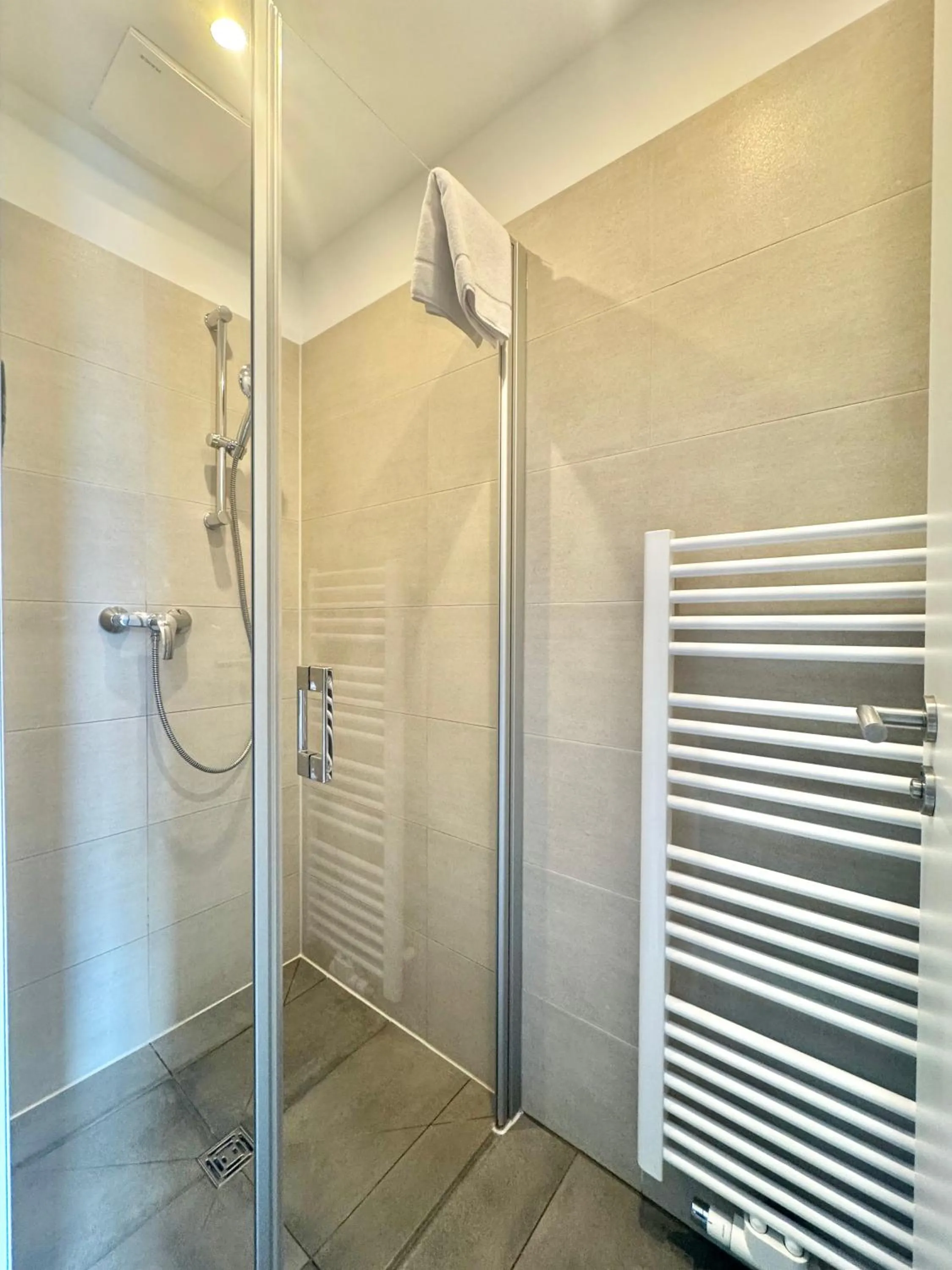 Shower in AR City Hotel Berlin