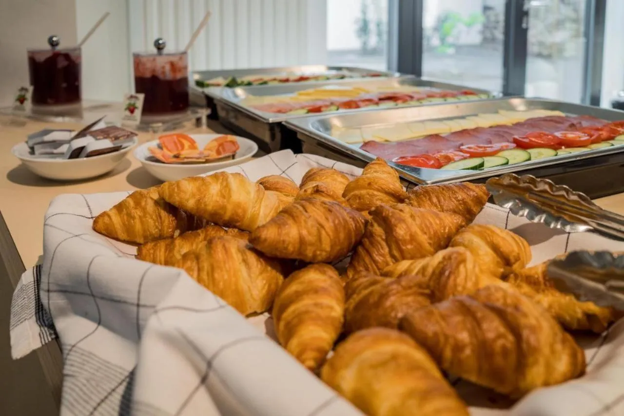 Buffet breakfast in AR City Hotel Berlin