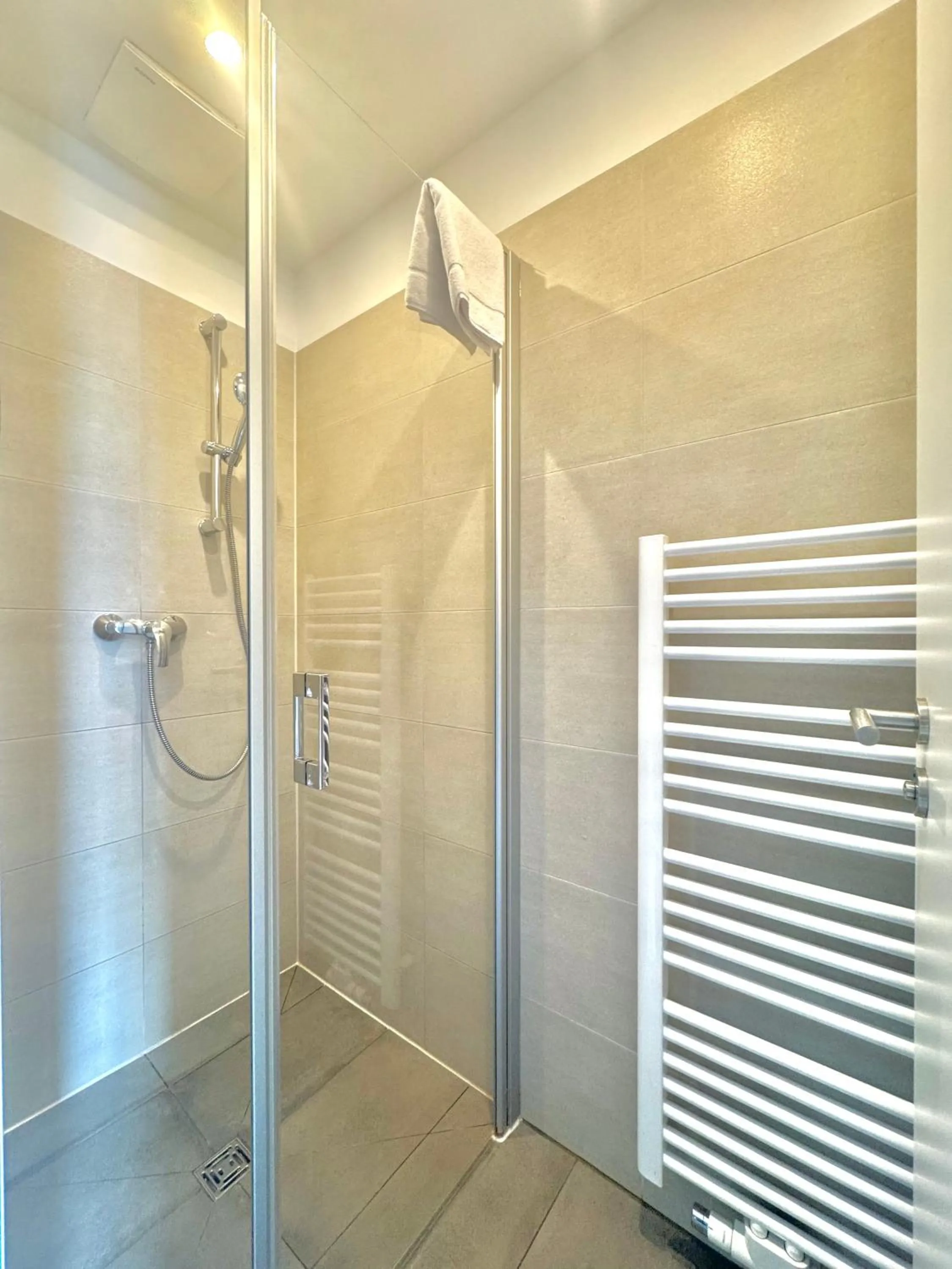 Shower in AR City Hotel Berlin