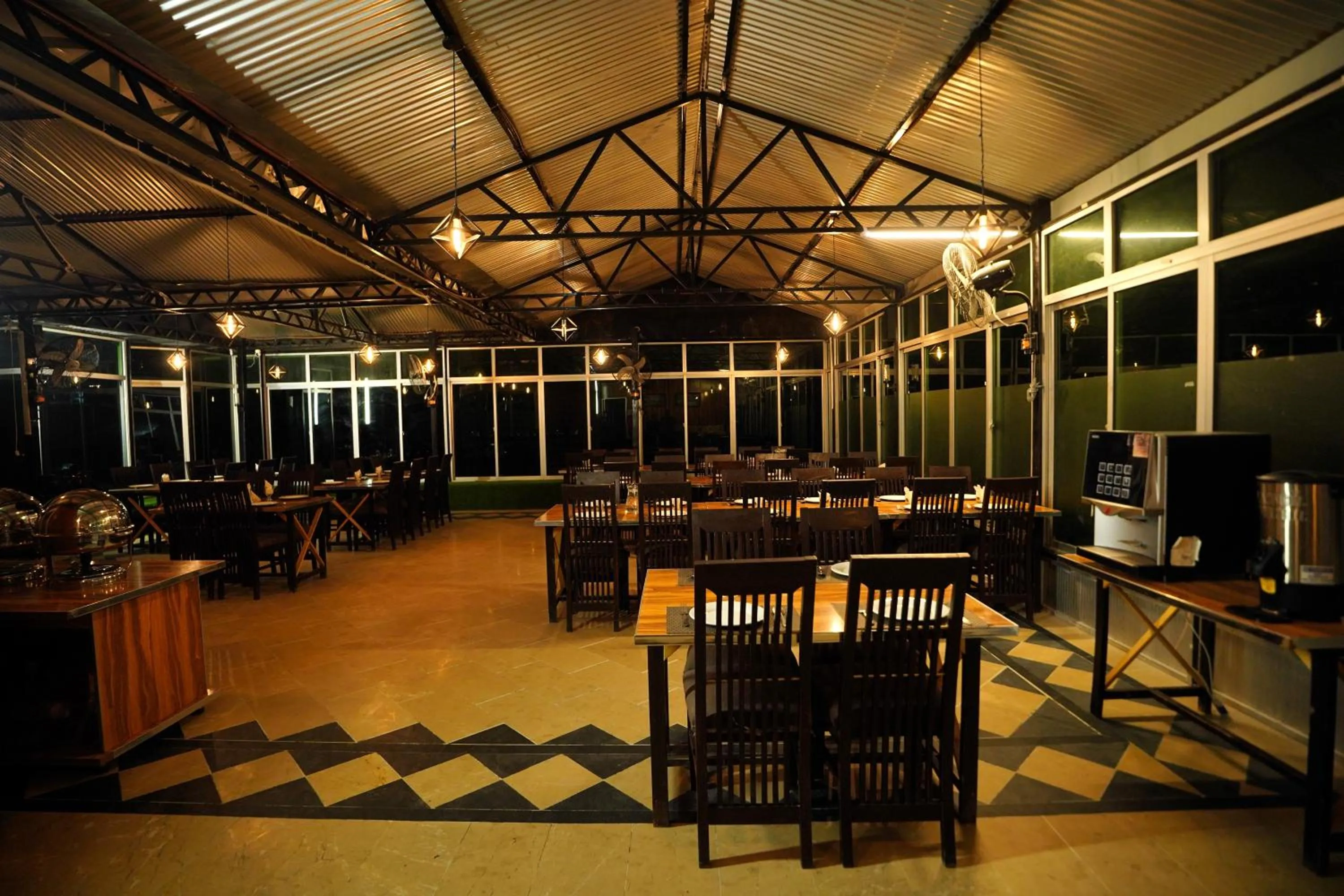 Restaurant/places to eat in Hunza Elites hotel