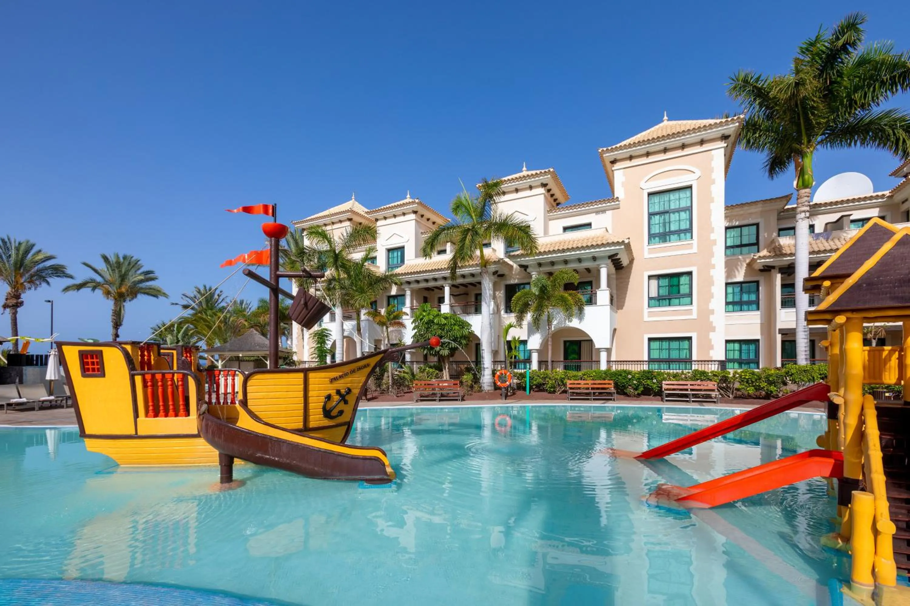 Swimming pool in Gran Melia Palacio de Isora Resort & Spa