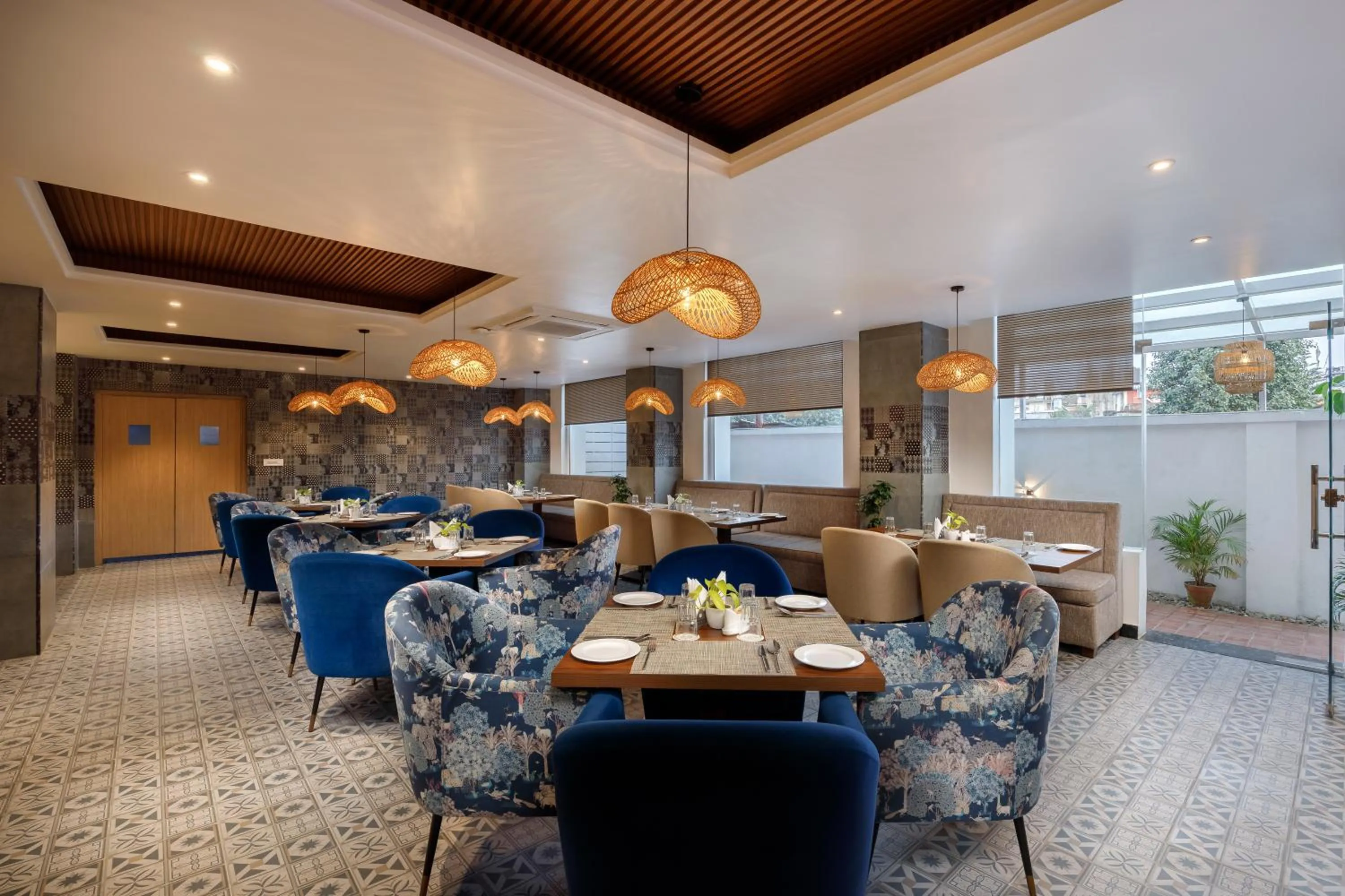 Restaurant/places to eat in Hotel Anuttara