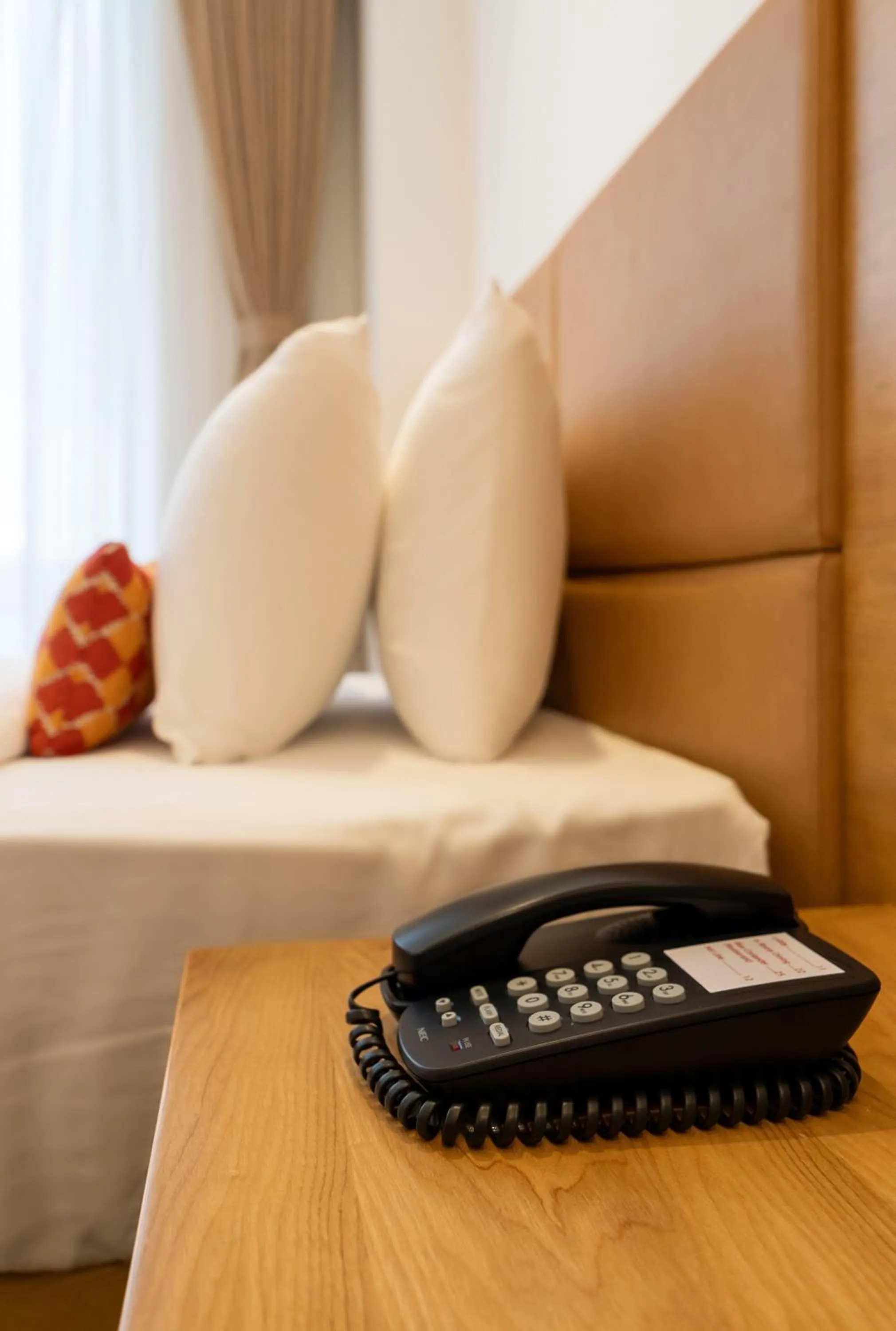 room service, Bed in Hotel Anuttara