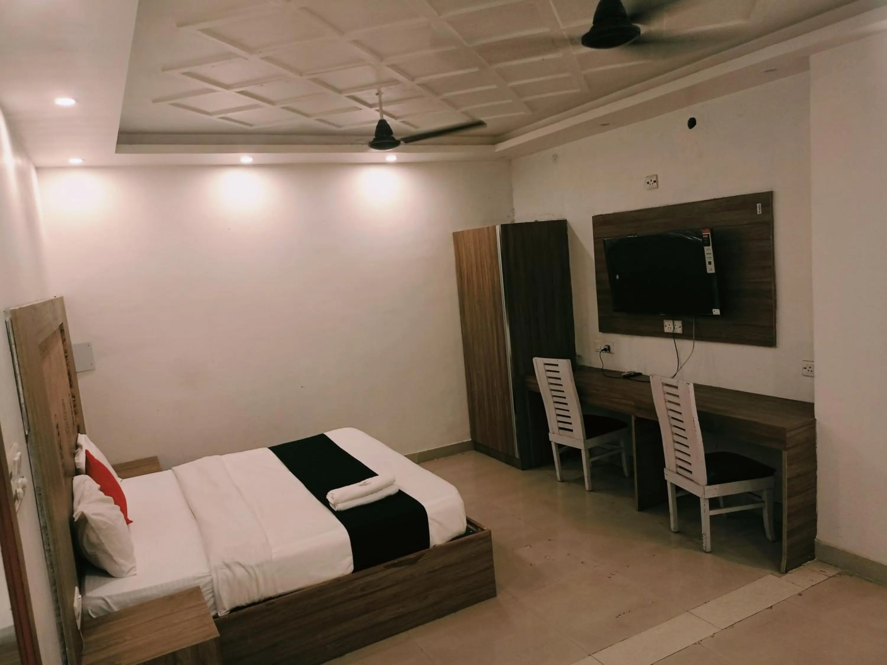 Hotel Queens Pearl Inn