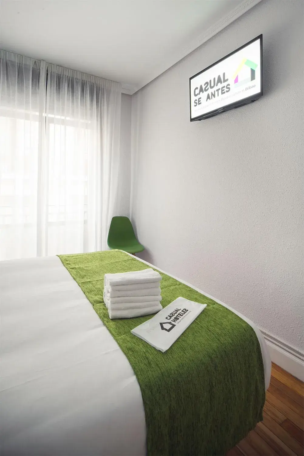 Double Room with Private Bathroom in Casual Serantes Double Room with Private Bathroom in Casual Serantes