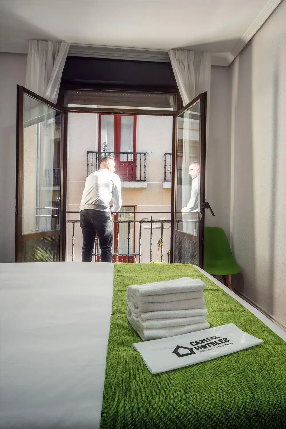 Single Room with Private External Bathroom in Casual Serantes Single Room with Private External Bathroom in Casual Serantes