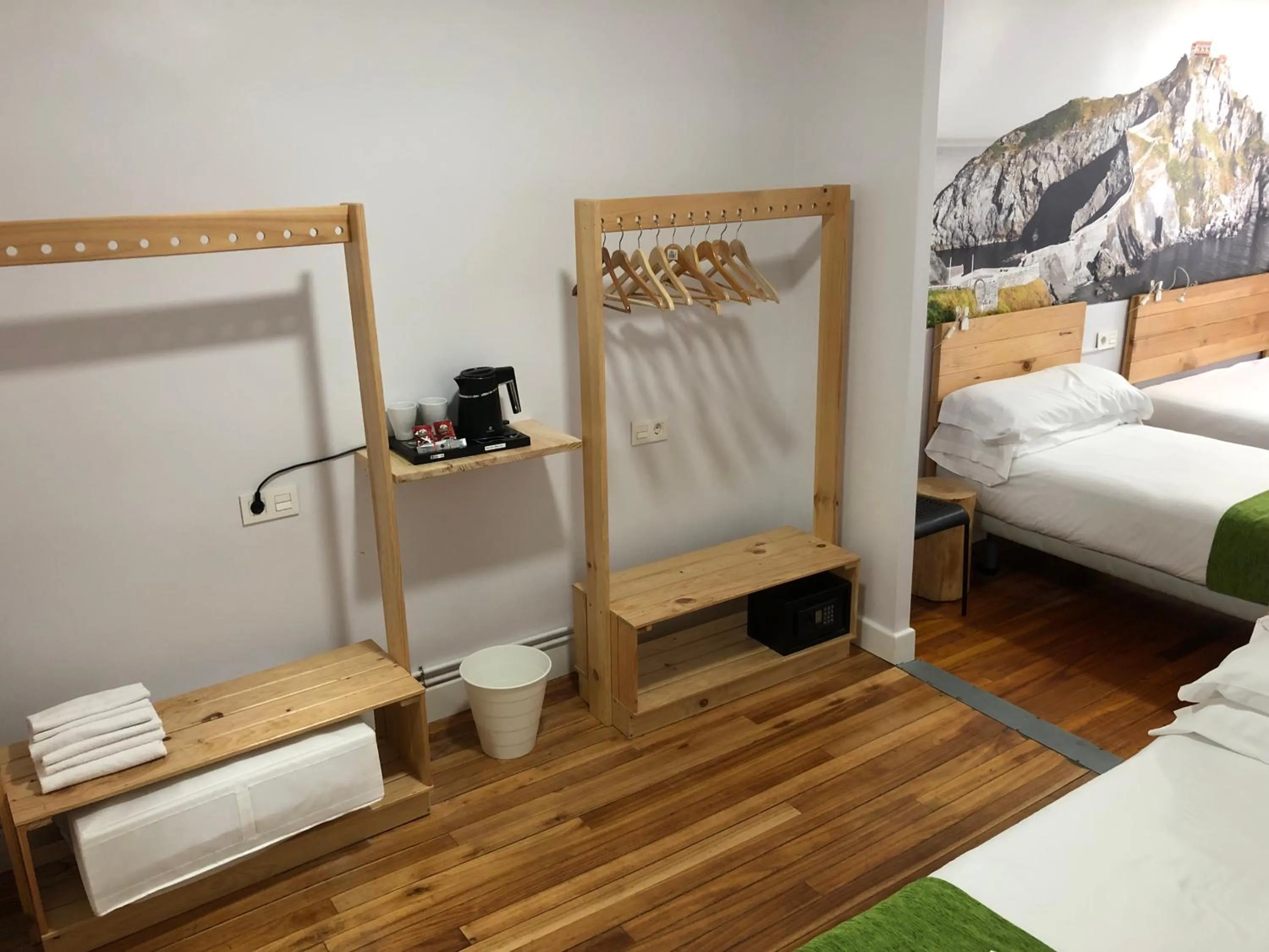 Coffee/tea facilities, Bed in Casual Serantes