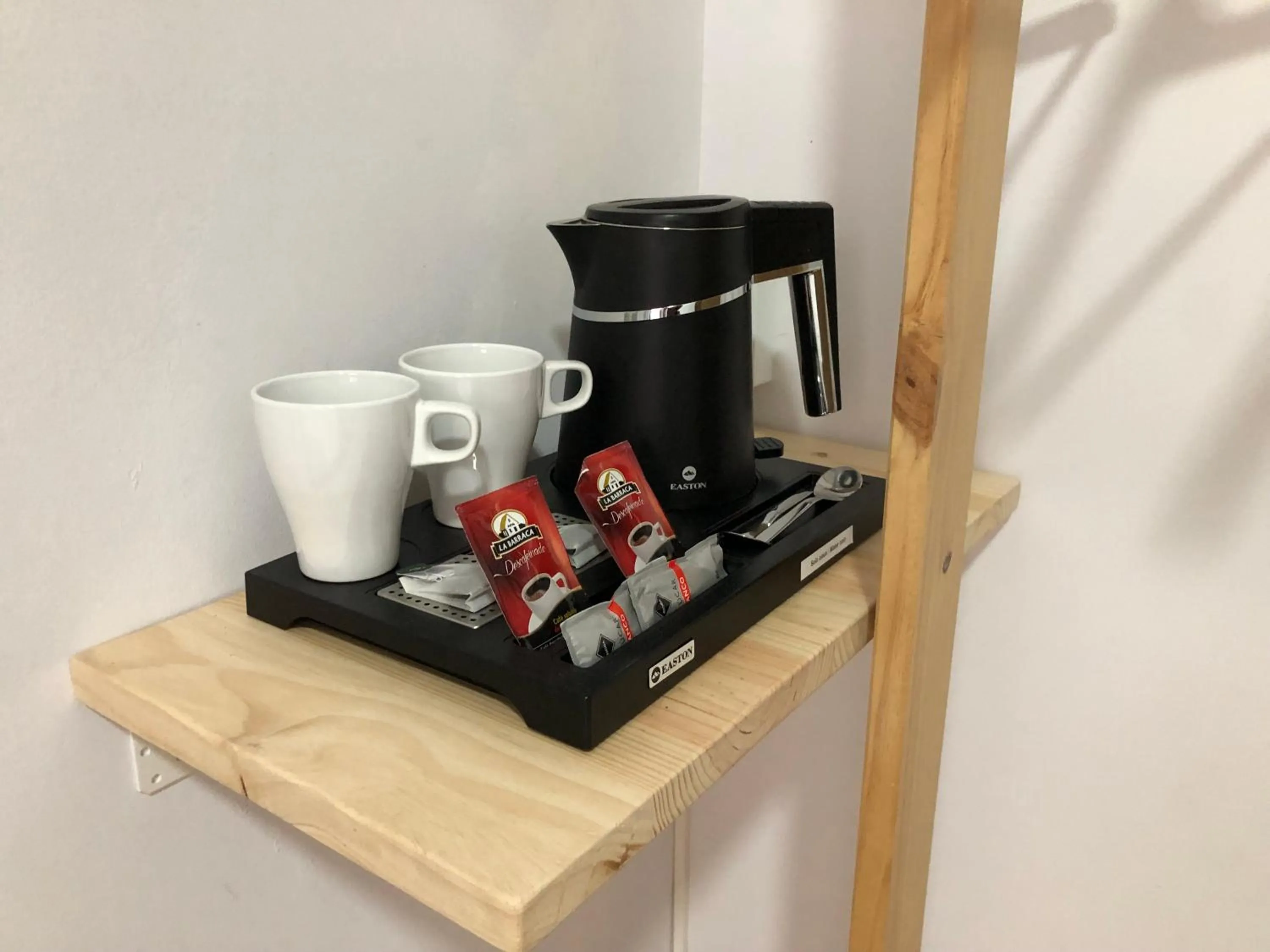 Coffee/tea facilities in Casual Serantes