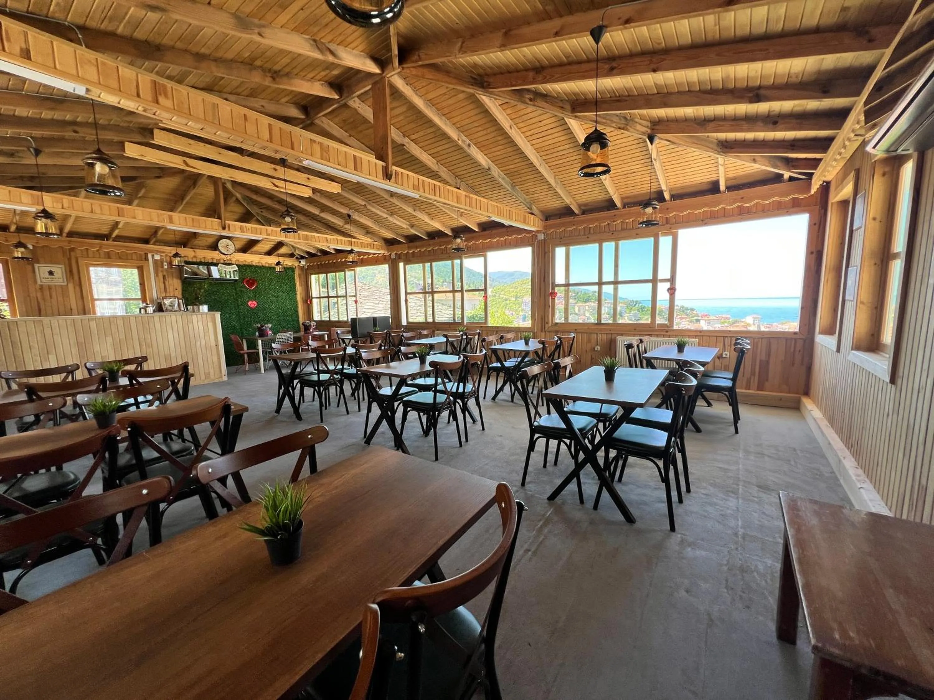 Restaurant/places to eat in İnebolu Eskonak Otel