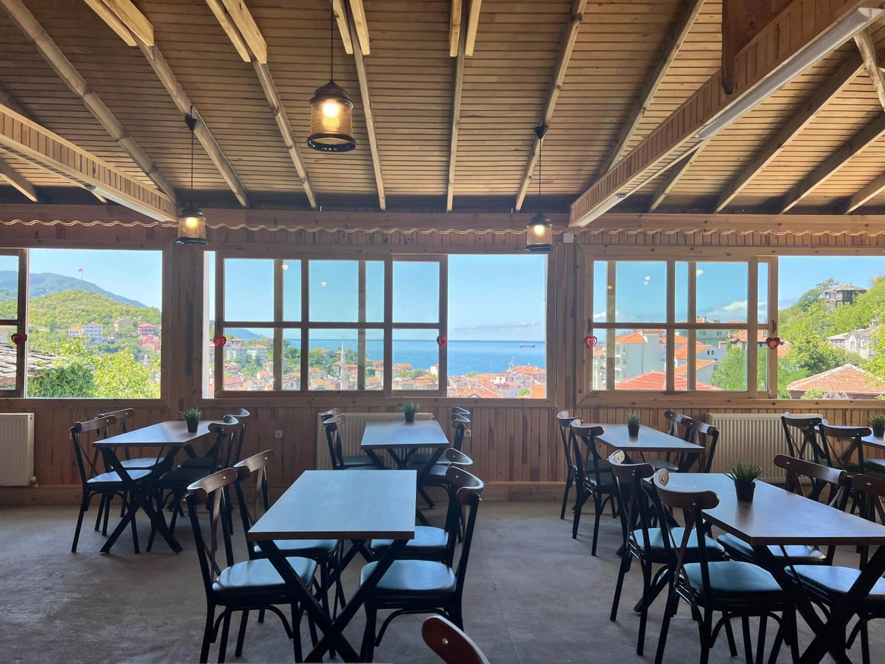 Restaurant/places to eat in İnebolu Eskonak Otel