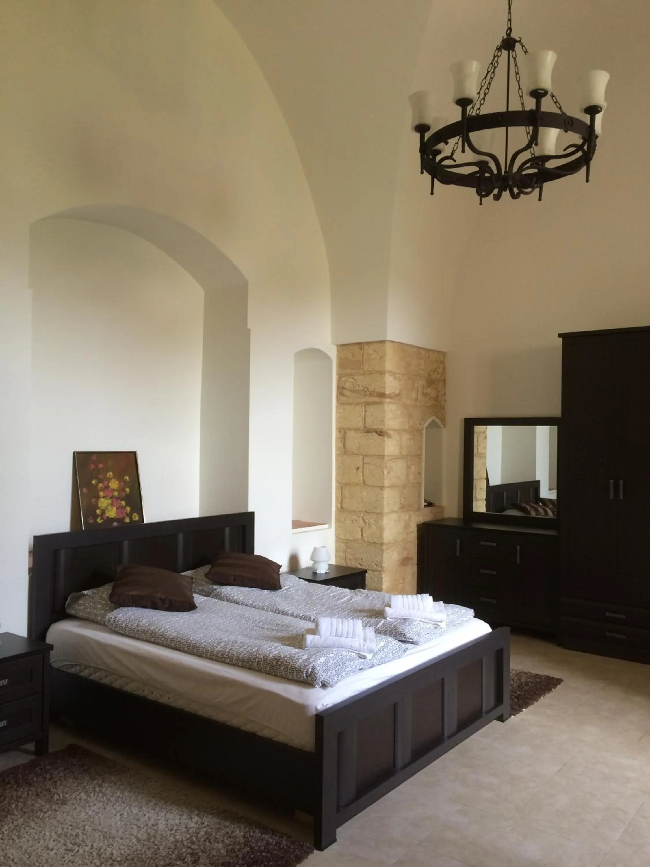 Property building, Bed in Miriam Short Term Rental