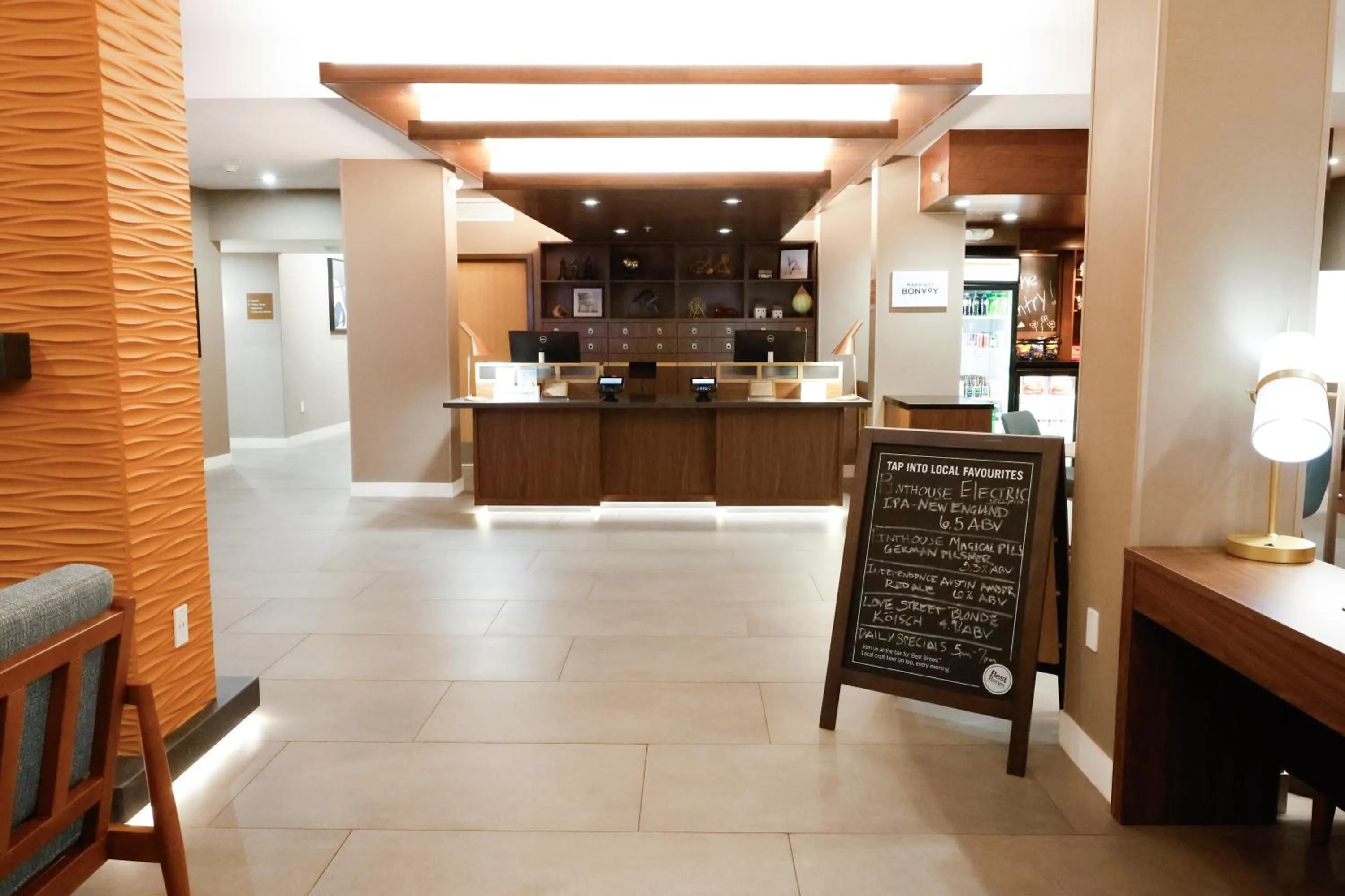 Lobby or reception in Four Points by Sheraton Austin Airport