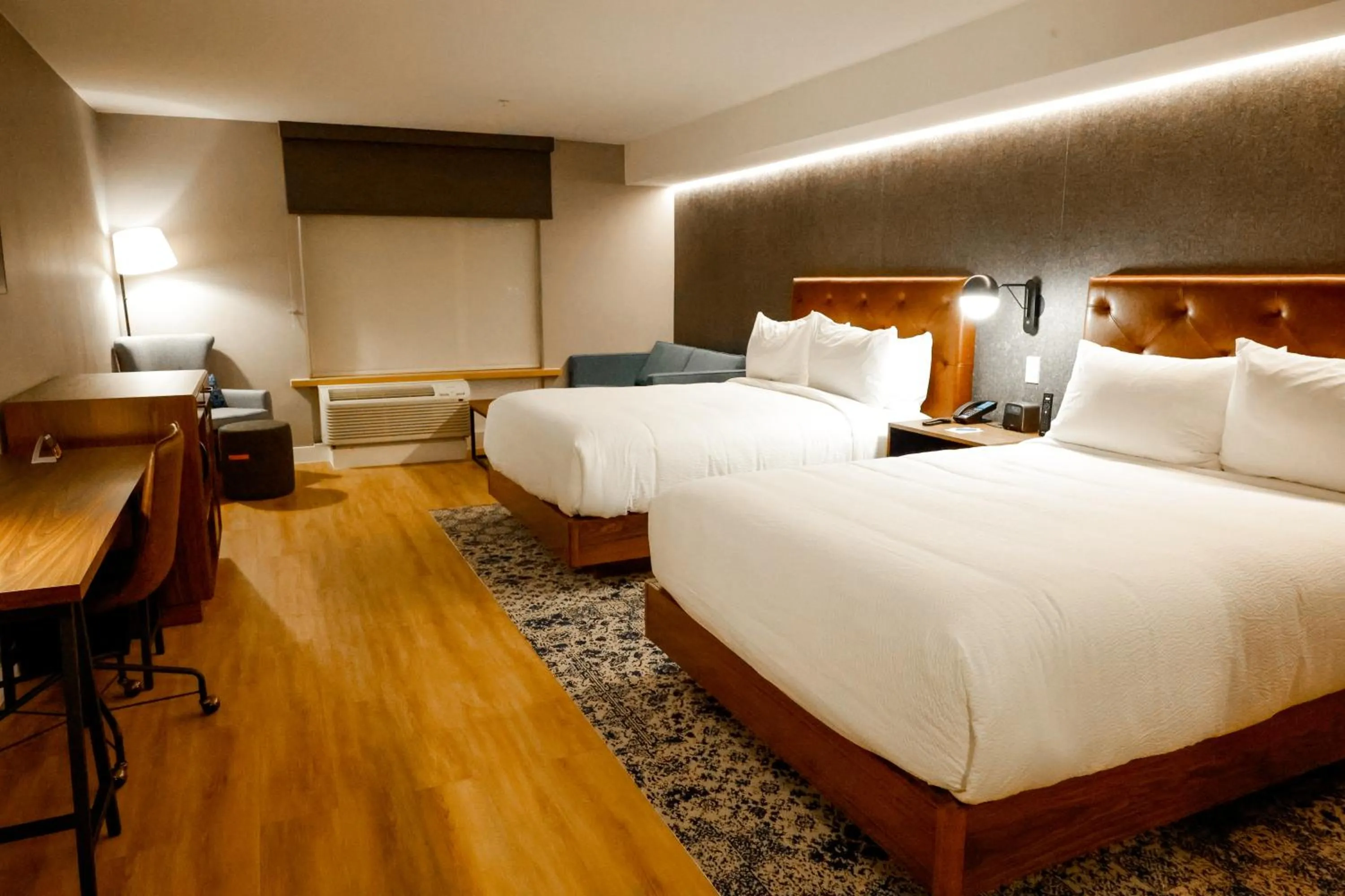 Bedroom, Bed in Four Points by Sheraton Austin Airport