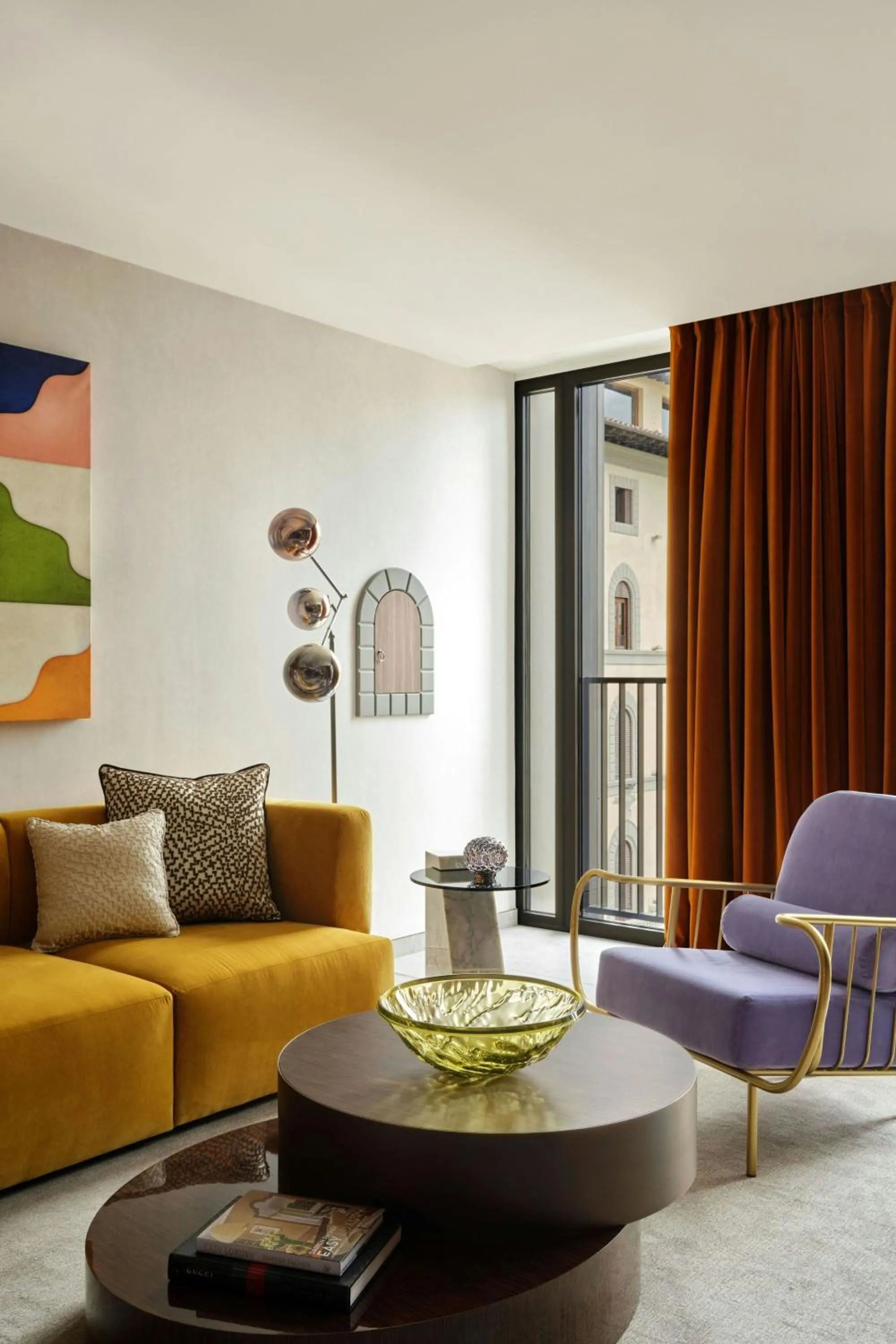 Living room in W Florence