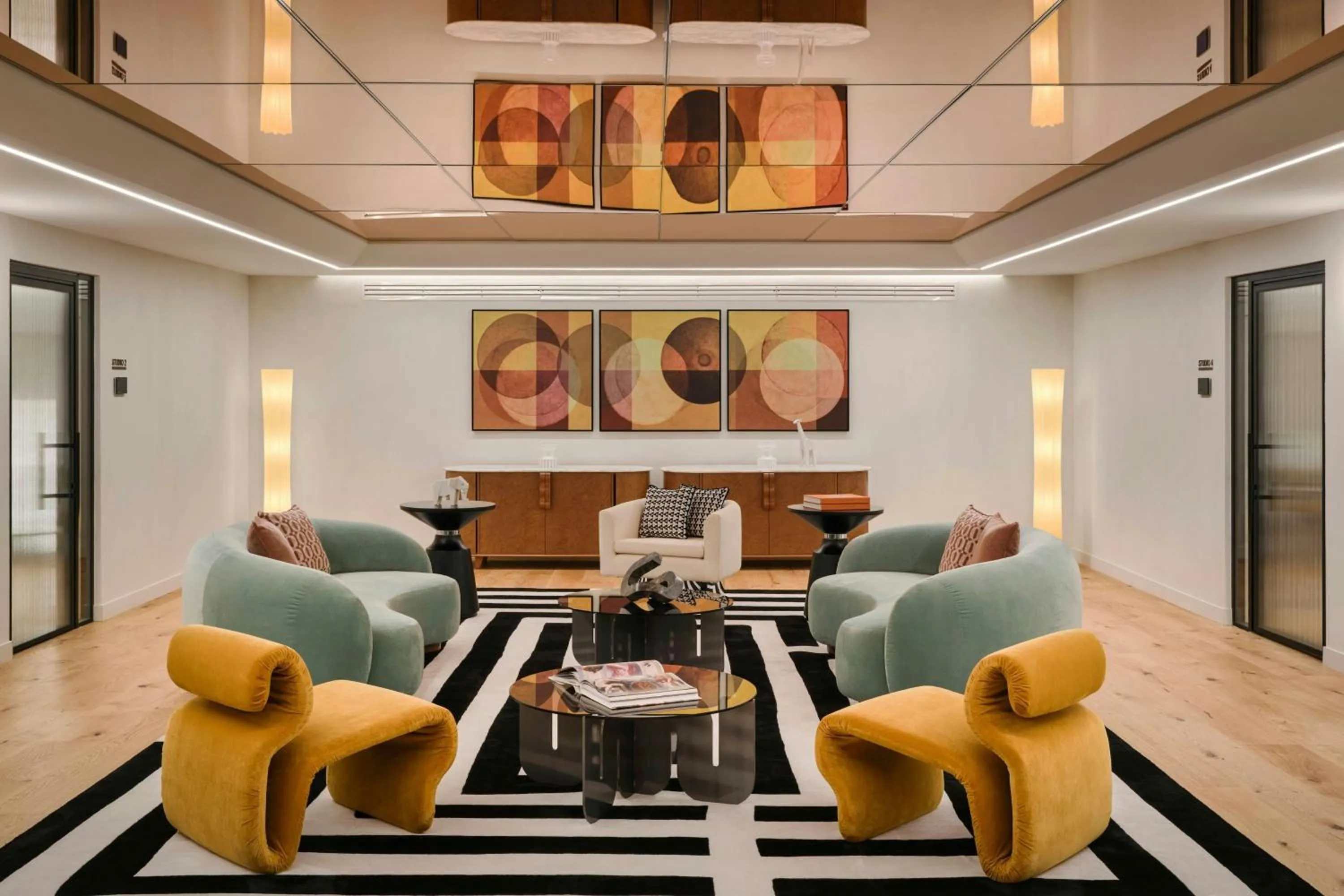 Meeting/conference room in W Florence