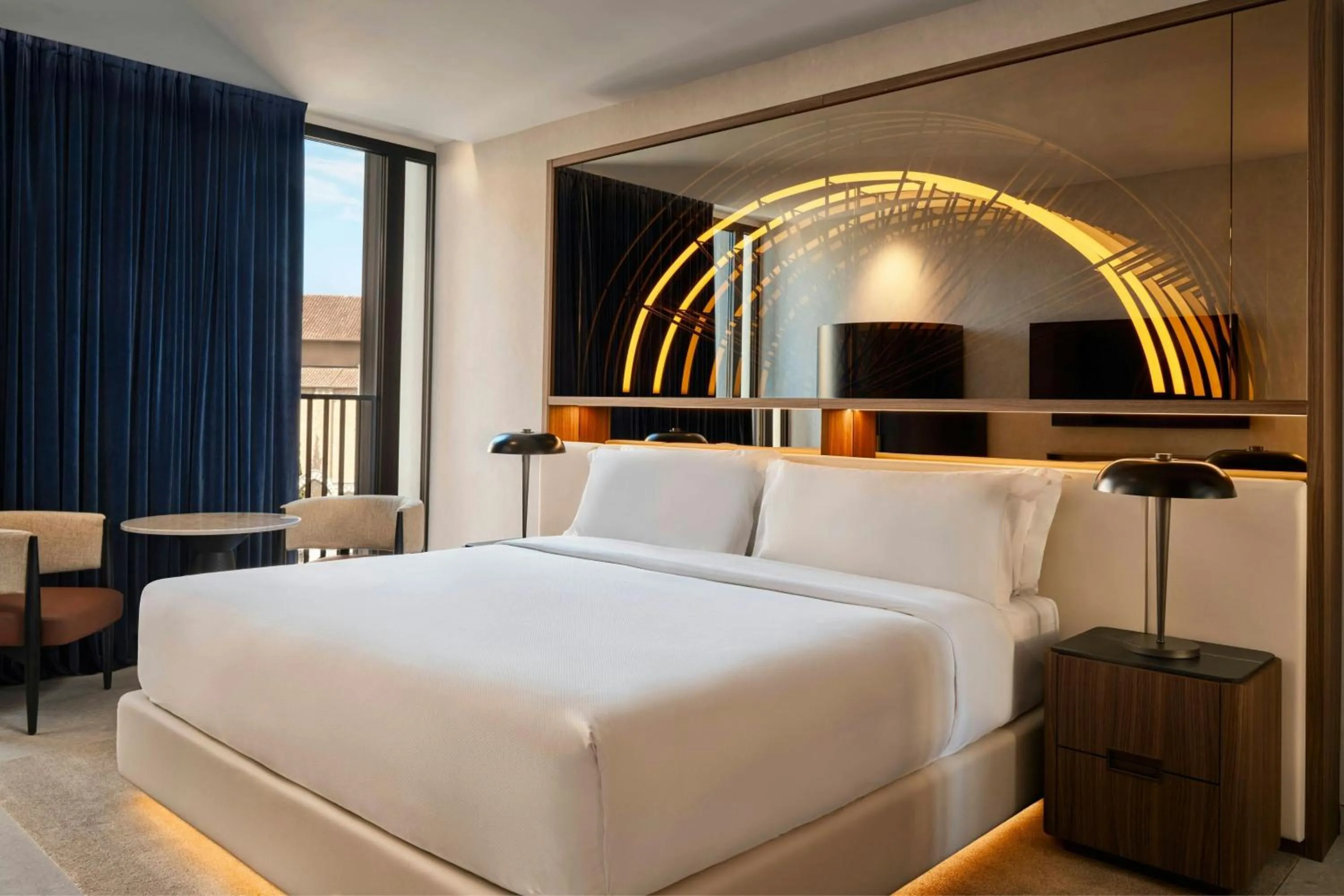 Bedroom, Bed in W Florence