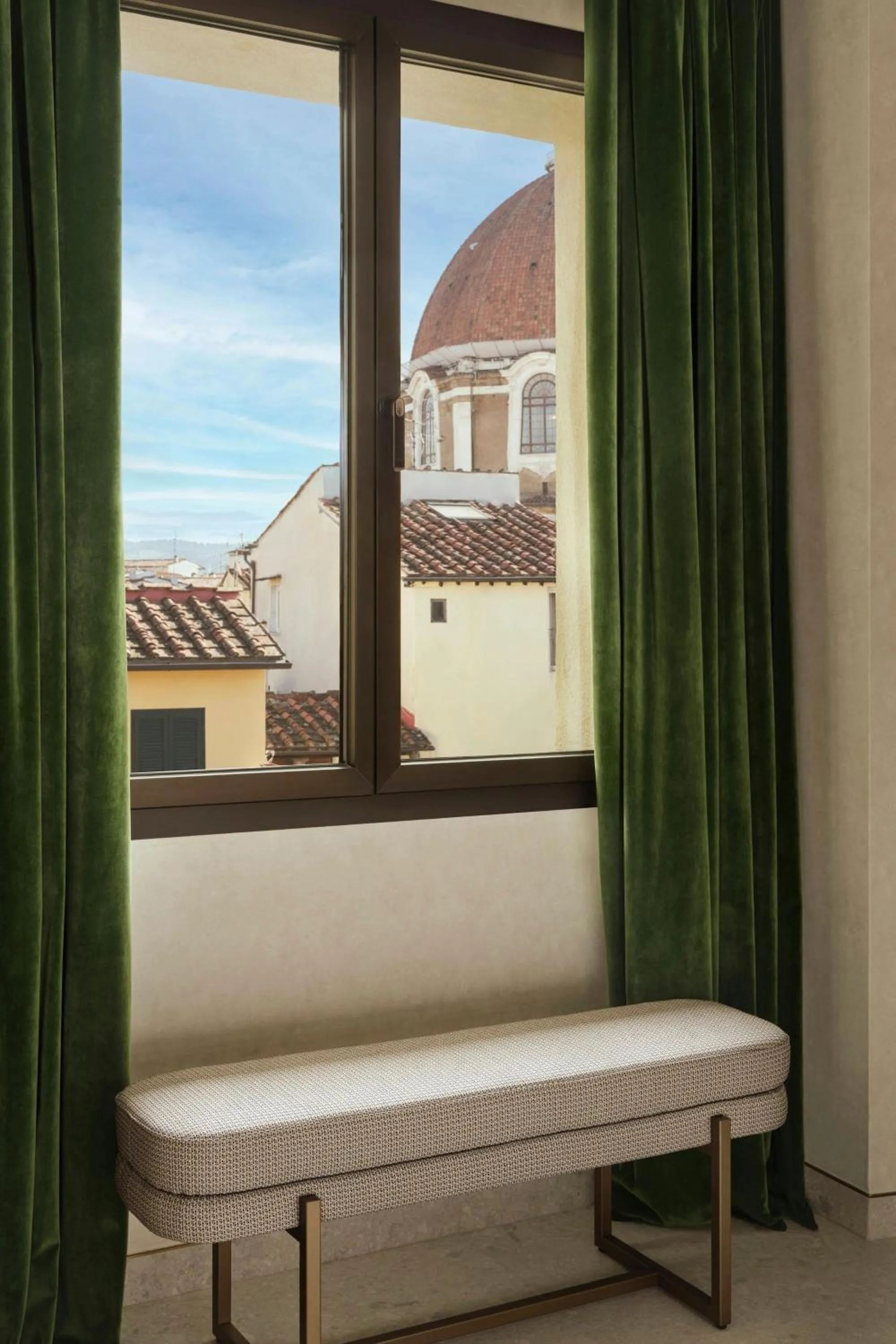 Photo of the whole room in W Florence