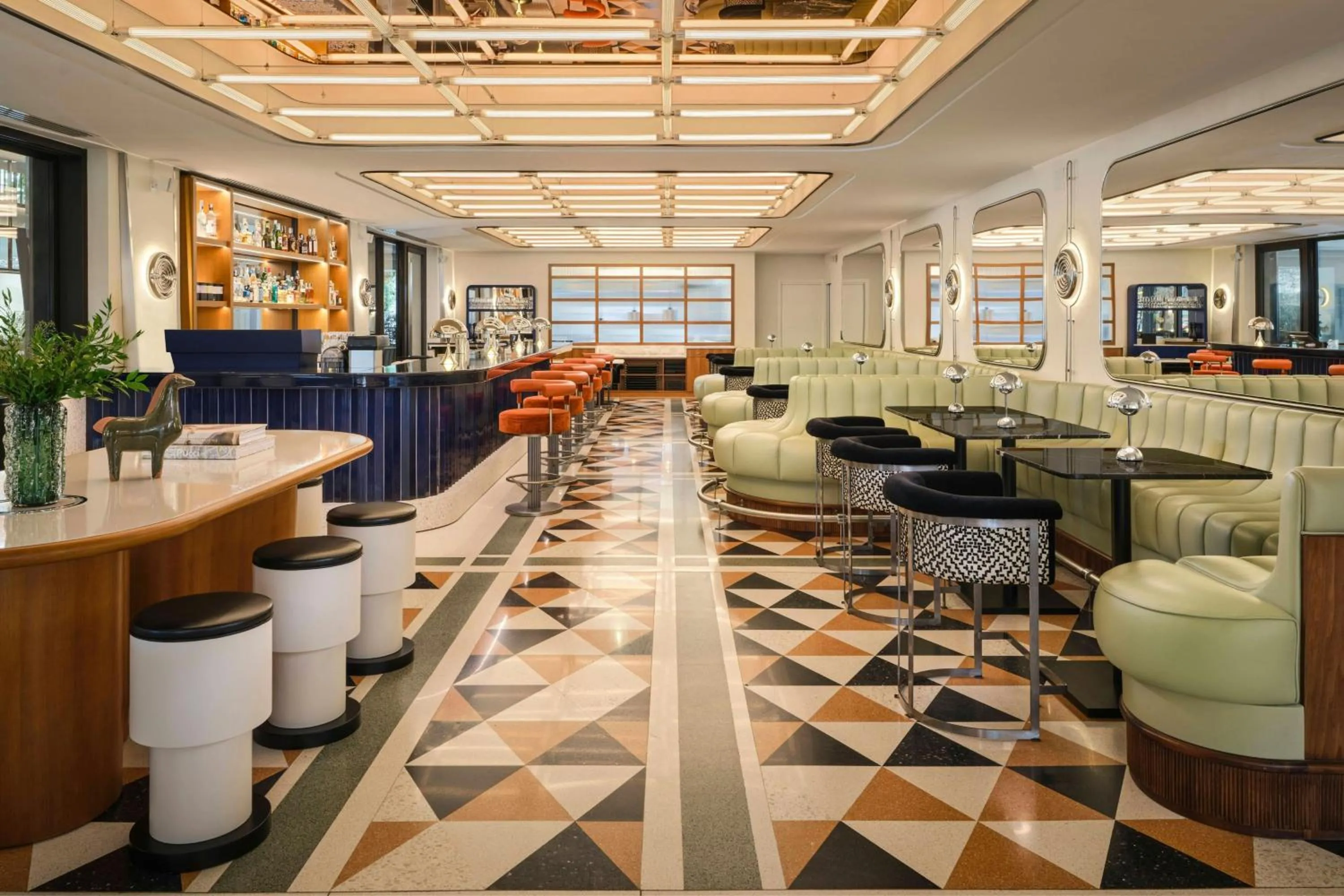 Restaurant/places to eat in W Florence