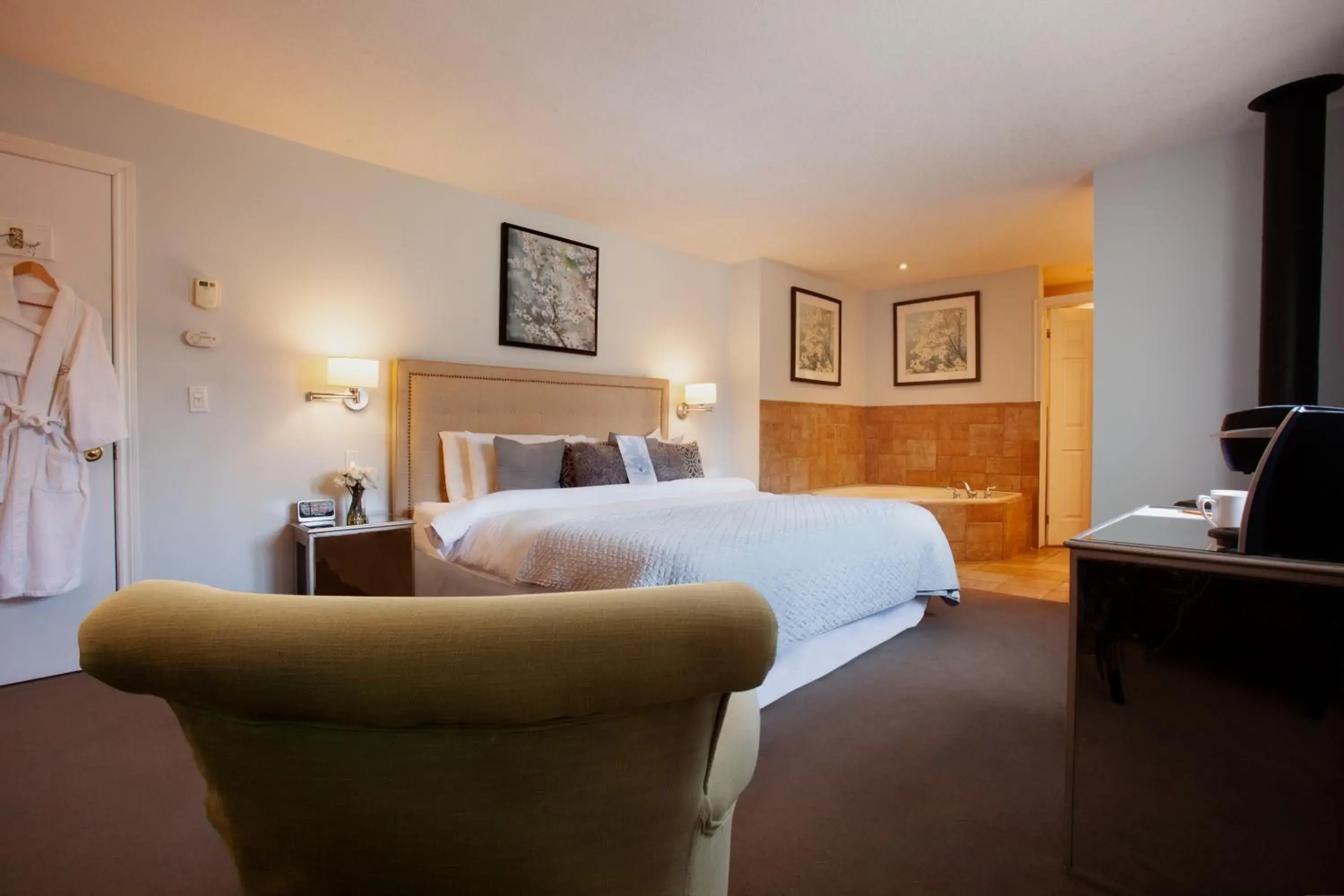 King Suite with Spa Bath in The Breadalbane Inn King Suite with Spa Bath in The Breadalbane Inn